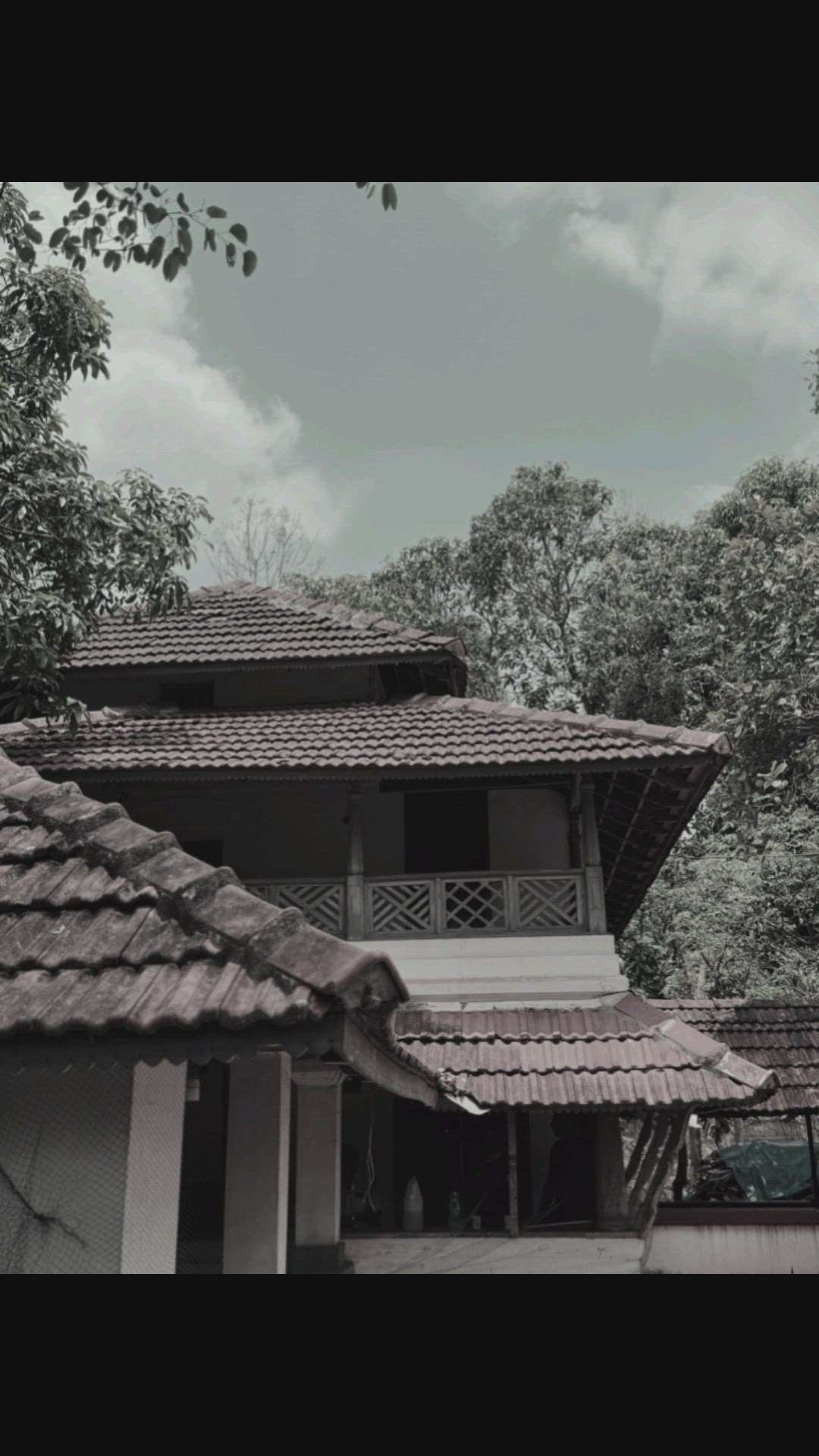 Illam renovation 








 #renovated #illam #TraditionalHouse #KeralaStyleHouse #keralatraditionalmural #keralahomeplans