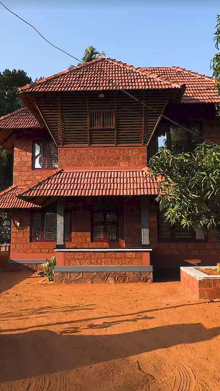 Here's the house tour of a tradition - modern house

#വീട്  #home #creatorsofkolo #whatshome
