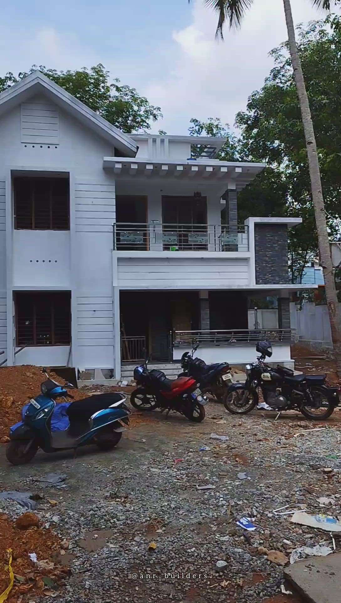 ANR BUILDERS AND DESIGNERS 🏠
@anr_builders

We are here to build homes of your dreams♥️
 Client : Sreejith S Nair
 Location : Panavely
 Designed by:@anandhu_nath.r

#construction #housedesign #keralahouses
#keralahomeplanners#architect
#plan #veedu #architecture #brick
#architect #civilengineering
#home#homedesigning #housedesign
#acrchitecture #keralahomedesigns #homelover