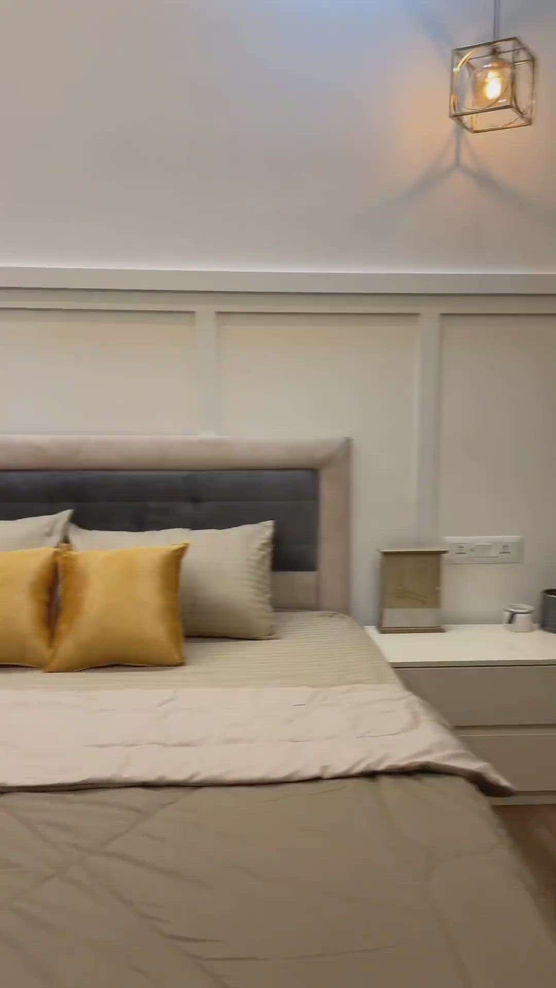 Tata Tritvam @Marinedrive Kochi 
 #InteriorDesigner #MasterBedroom #masterbedroomdesinger #MasterBedroomdesing #masterbed #BedroomIdeas #bedroominterio #KingsizeBedroom #BedroomDecor #bedroomlights #3bedroom #bedDesign