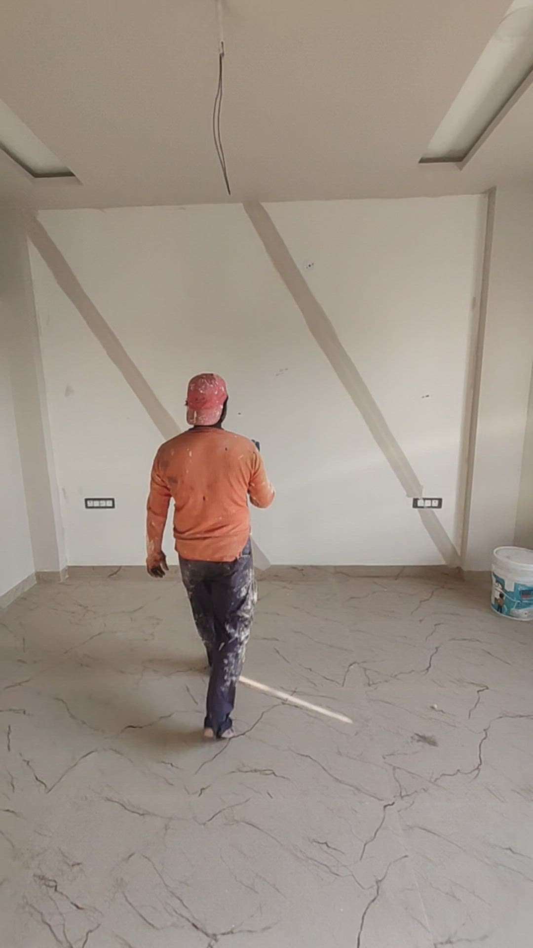 Wait for our Painter bhaiya's smile :) 

Dreamwalls painting services team believe's in empowering it's painting workforce to the fullest 👷👩‍🏭
.
.
.
.
.
Contact us to convert your space into your dream space using our expert painting services. 
.
.
.
.
.
.
#paintingservices #paintingcontractor #interiordesign #skilldevelopment #empowering #dreamwallservices #walltransformation #transmission #geometryart