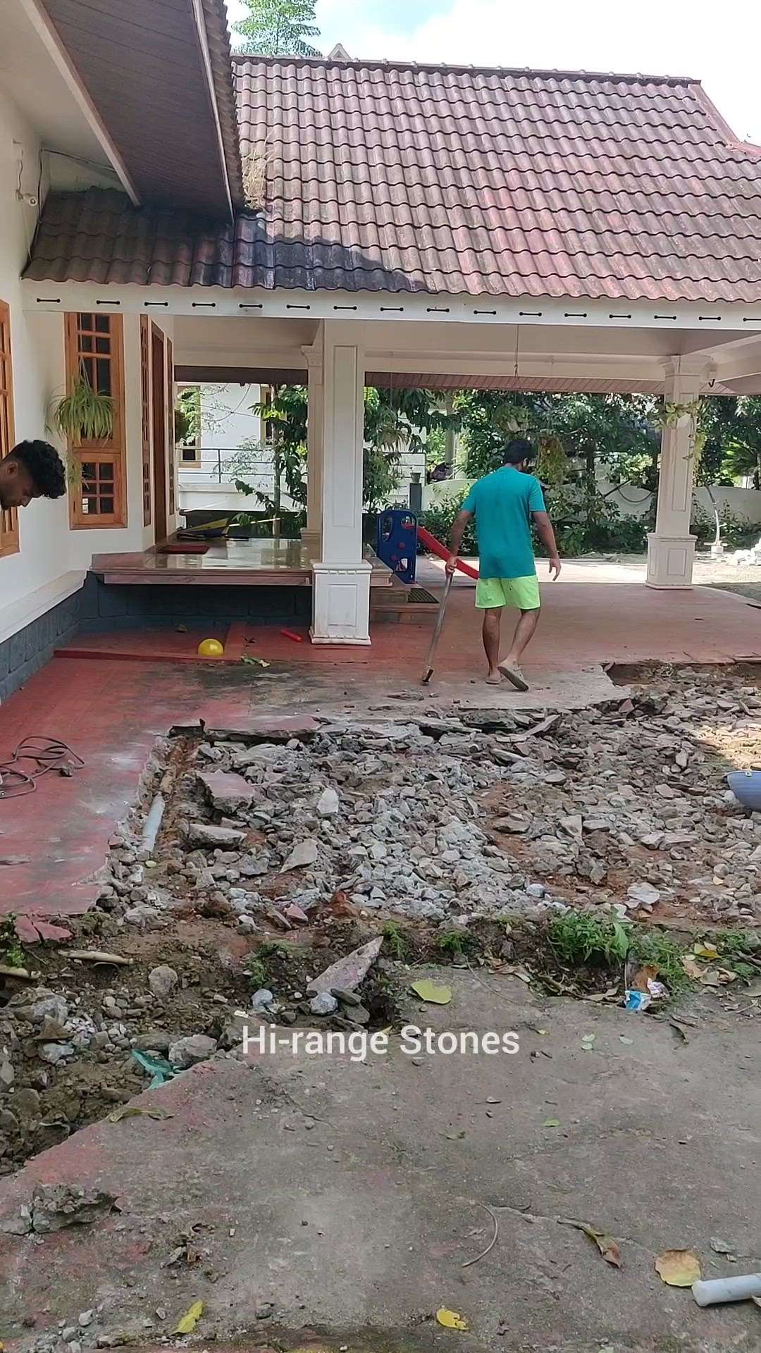 #BangaloreStone  #KeralaStyleHouse  #naturalstones  #treaditional  #cobblestone