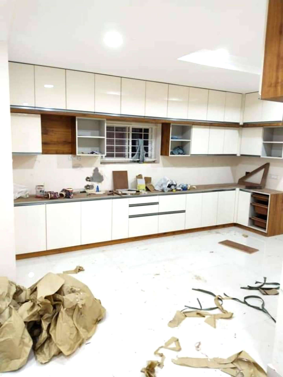 Kitchen, Storage, Window Designs by Carpenter hindi bala carpenter, Kannur | Kolo
