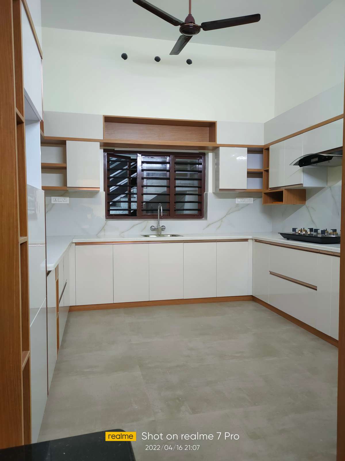 Kitchen, Storage Designs by Interior Designer Manu Kr, Kottayam | Kolo