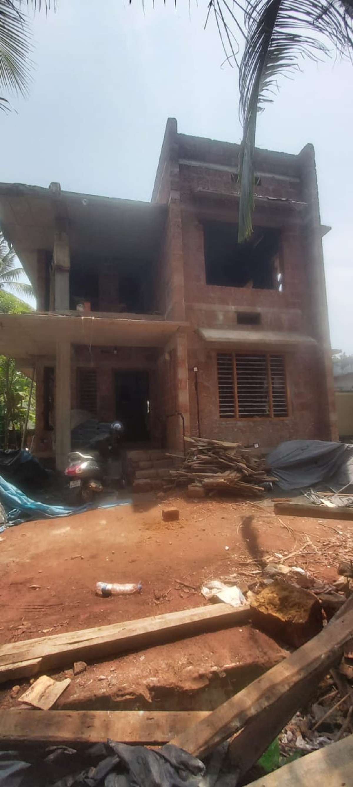 Exterior, Outdoor Designs by Contractor shihab k, Kozhikode | Kolo