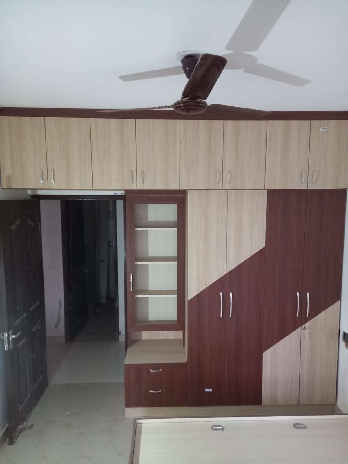 Ceiling, Furniture, Lighting, Storage, Bedroom Designs by Contractor Shahnawaz Saifi, Gautam Buddh Nagar | Kolo