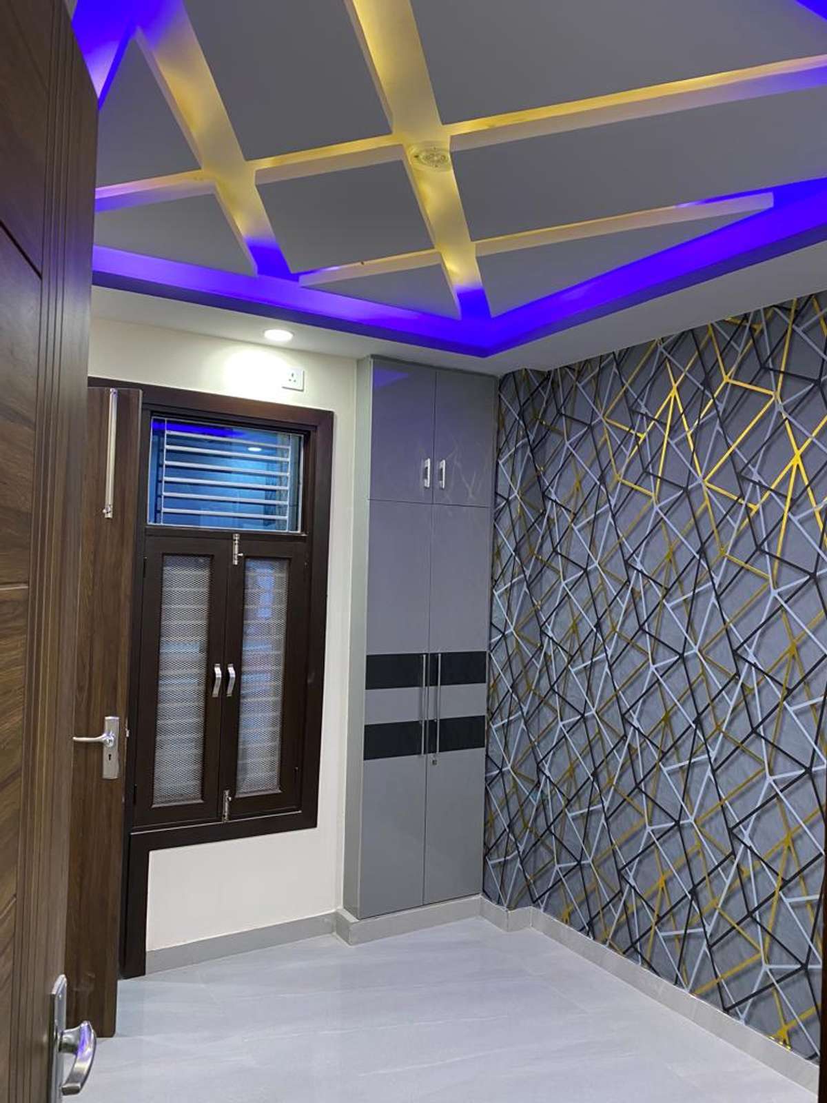 Ceiling, Lighting, Storage, Wall, Window Designs by Contractor Deepanshu Bajaj, Delhi | Kolo