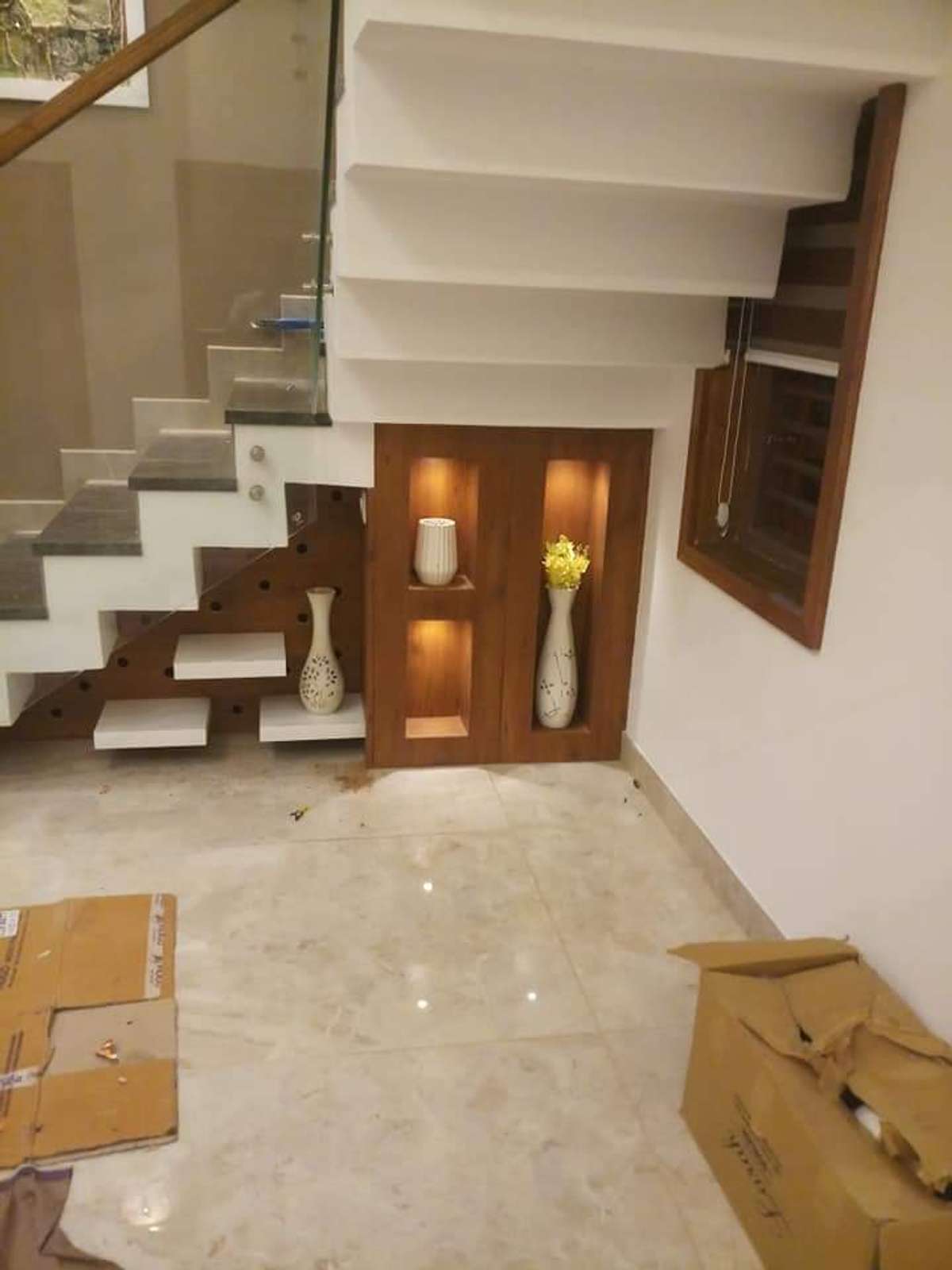 Flooring, Lighting, Storage, Staircase, Window Designs by Carpenter ЁЯЩП рдлреЙрд▓реЛ рдХрд░реЛ рджрд┐рд▓реНрд▓реА рдХрд╛рд░рдкреЗрдВрдЯрд░ рдХреЛ, Delhi | Kolo