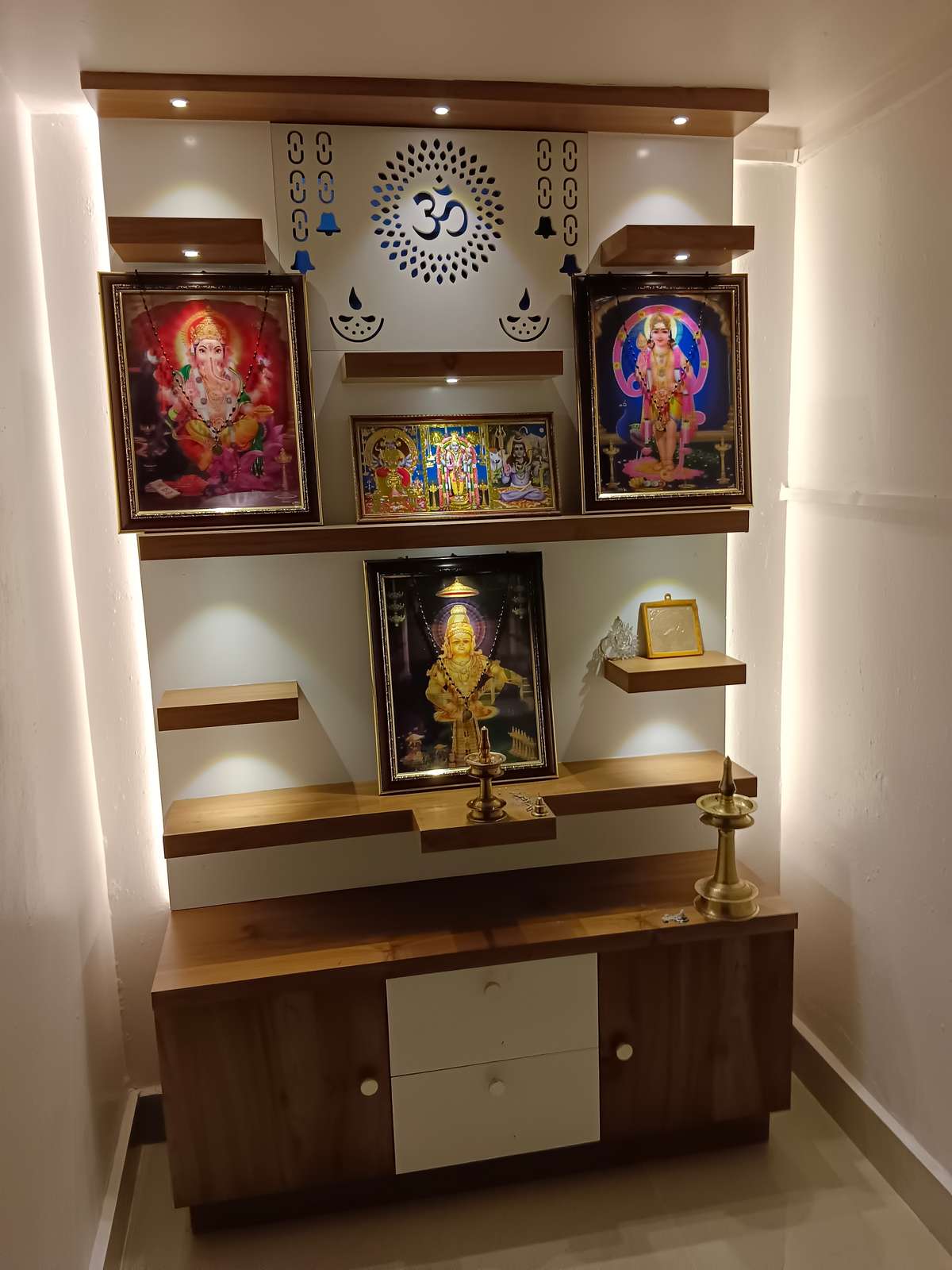 Lighting, Prayer Room, Storage Designs by Contractor Aamis Homes Designs  Builders, Thrissur | Kolo