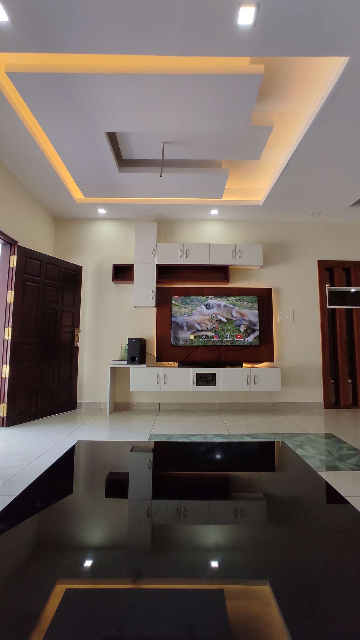 Ceiling, Lighting, Living, Table, Storage Designs by Contractor Vaisakh ss, Thiruvananthapuram | Kolo