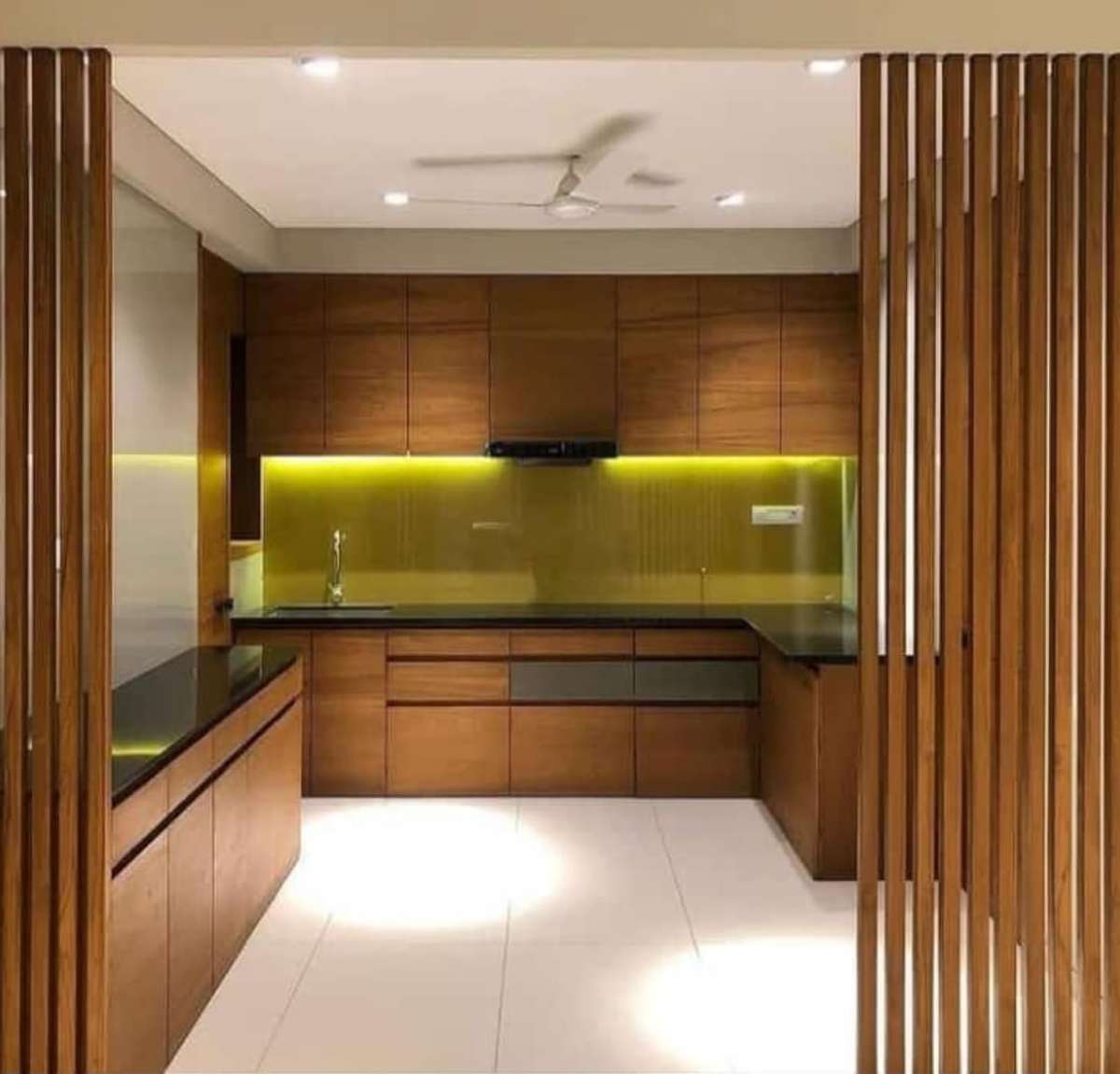 Kitchen, Lighting, Storage Designs by Interior Designer Interior Dreams, Delhi | Kolo