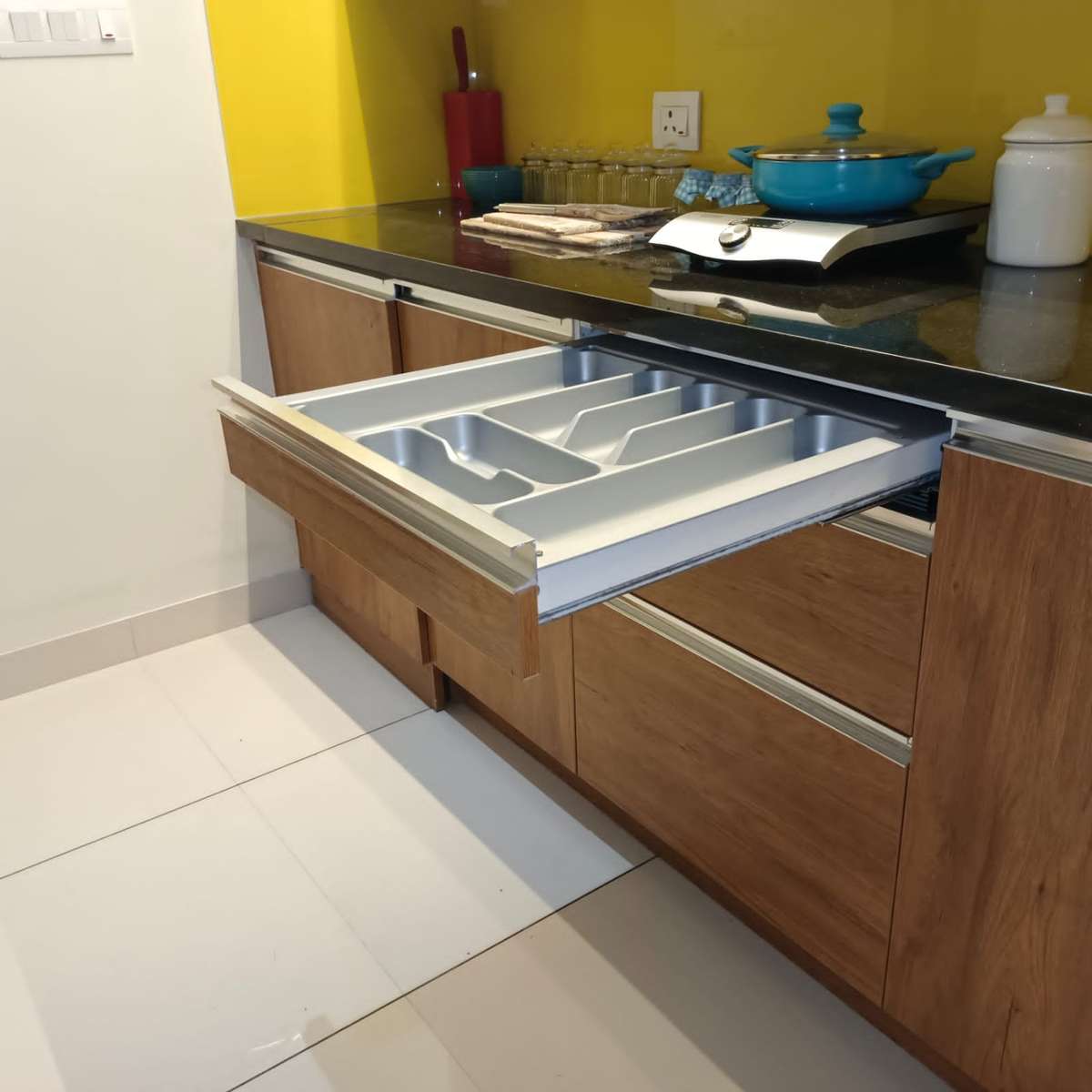 Kitchen, Storage Designs by Contractor Jemod Jemo, Thrissur | Kolo