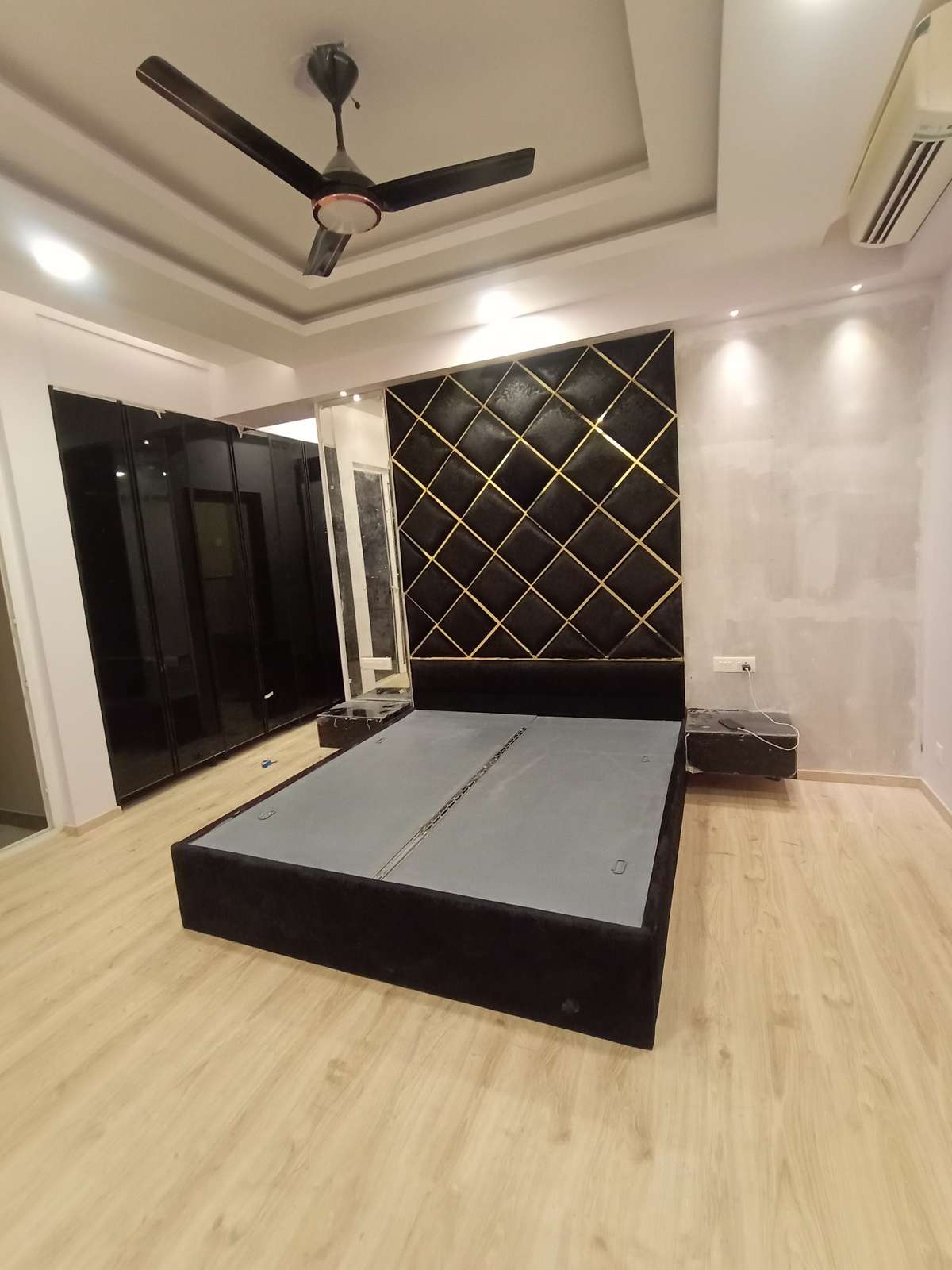 Bedroom, Furniture, Storage Designs by Contractor Aasif Malik, Delhi | Kolo