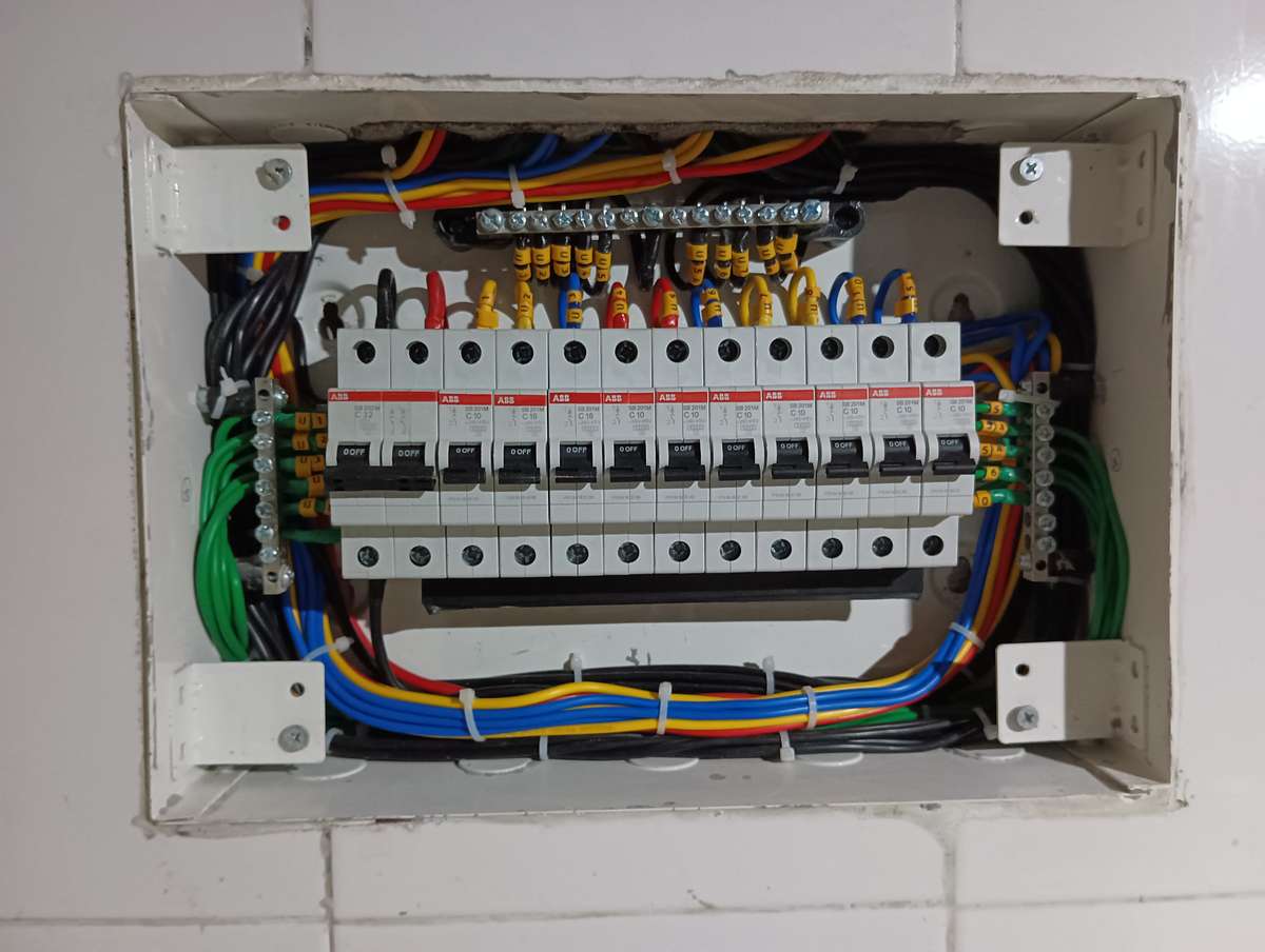 Designs by Contractor Everest Electricals, Delhi | Kolo