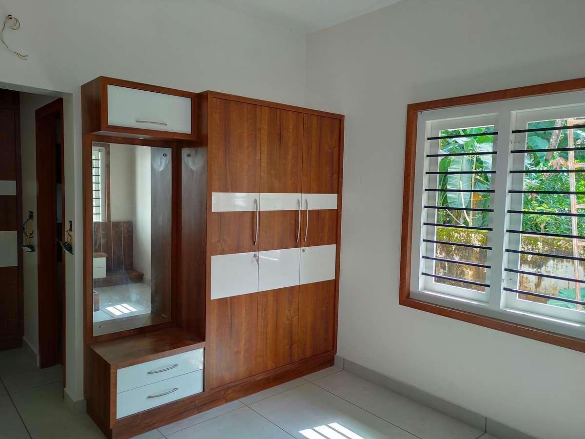 Designs by Carpenter Vstyle interiors, Malappuram | Kolo