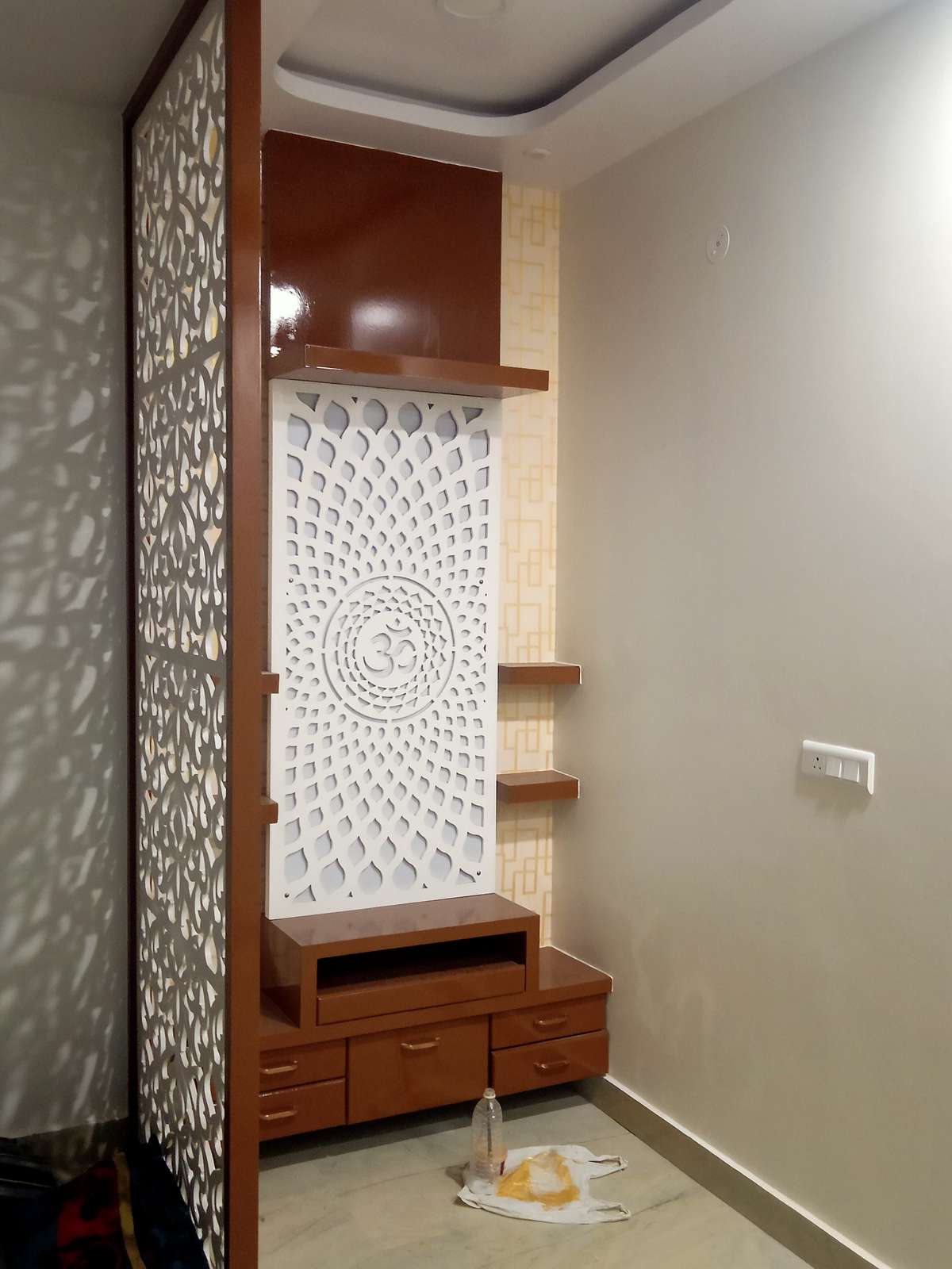 Prayer Room, Storage Designs by Building Supplies Mdakram Mdakram, Delhi | Kolo