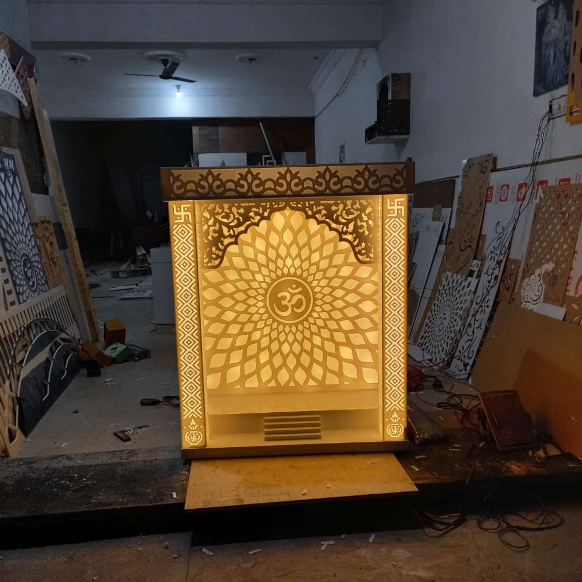 Lighting, Prayer Room, Storage Designs by Contractor ratan suthar, Udaipur | Kolo