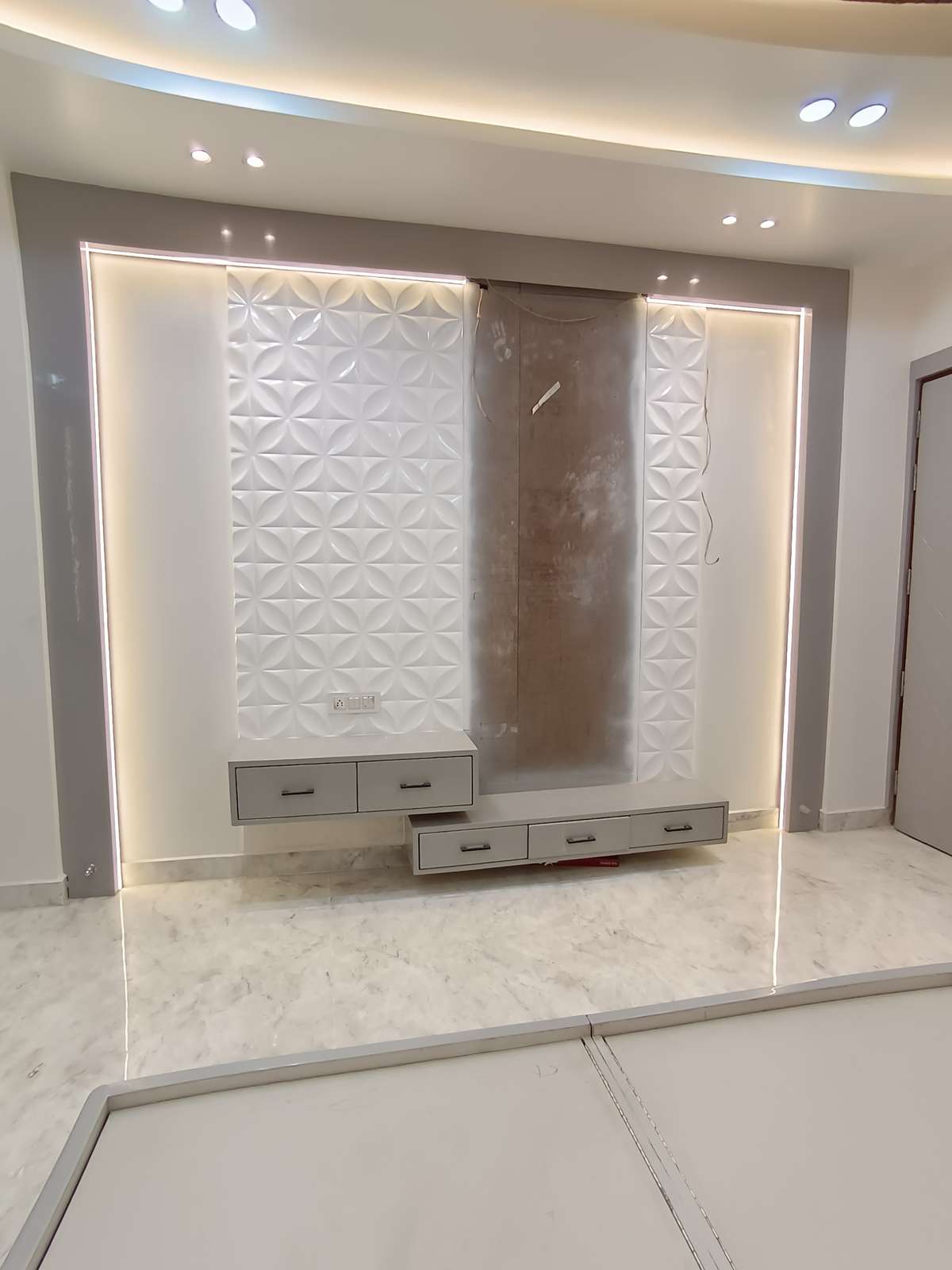 Bedroom, Furniture, Lighting, Storage Designs by Interior Designer dheeraj Singh, Delhi | Kolo