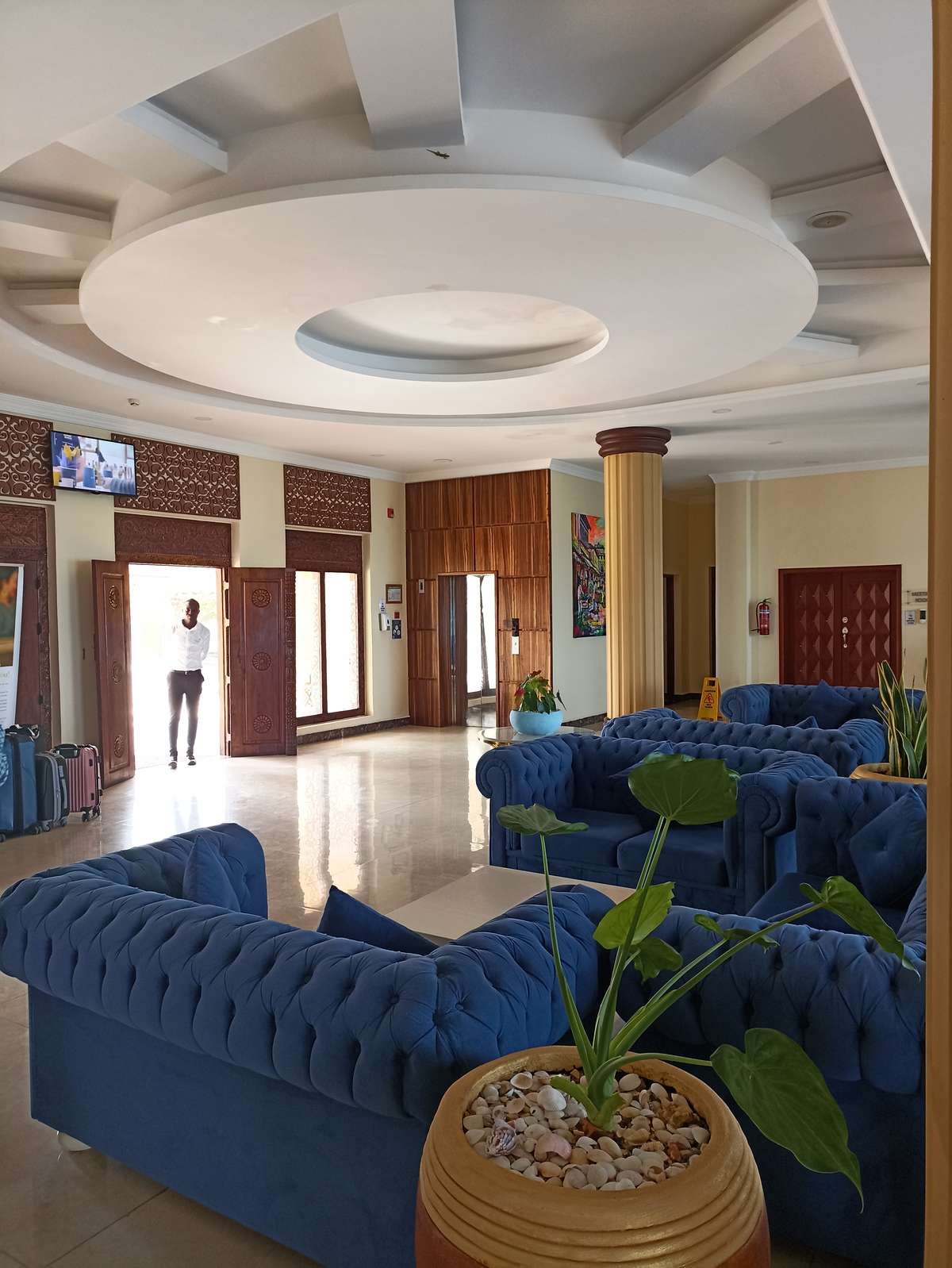 Ceiling, Furniture, Living Designs by Architect Statesmen Architect, Gautam Buddh Nagar | Kolo
