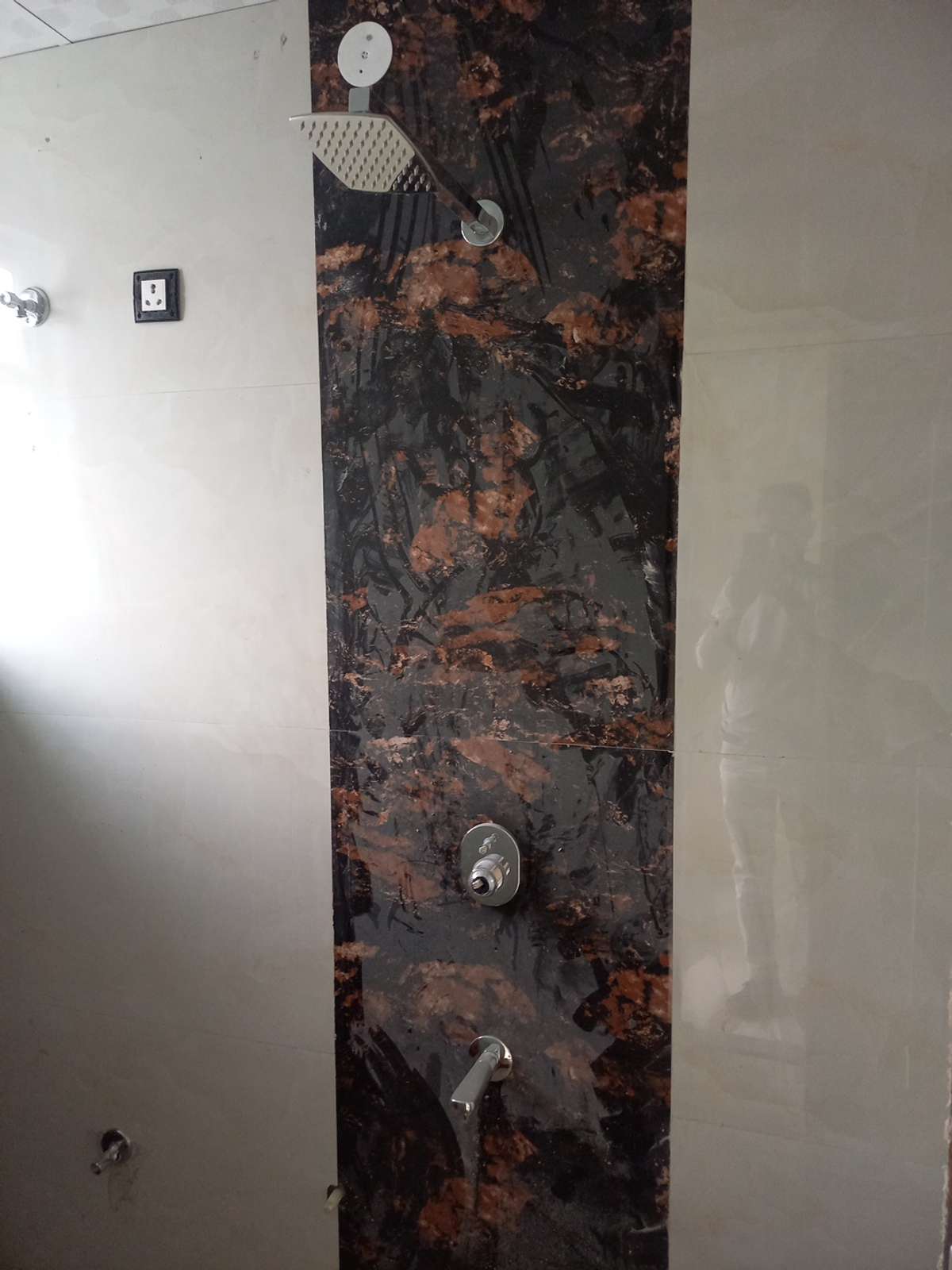 Wall, Bathroom Designs by Plumber Akshay Kumar, Jaipur | Kolo