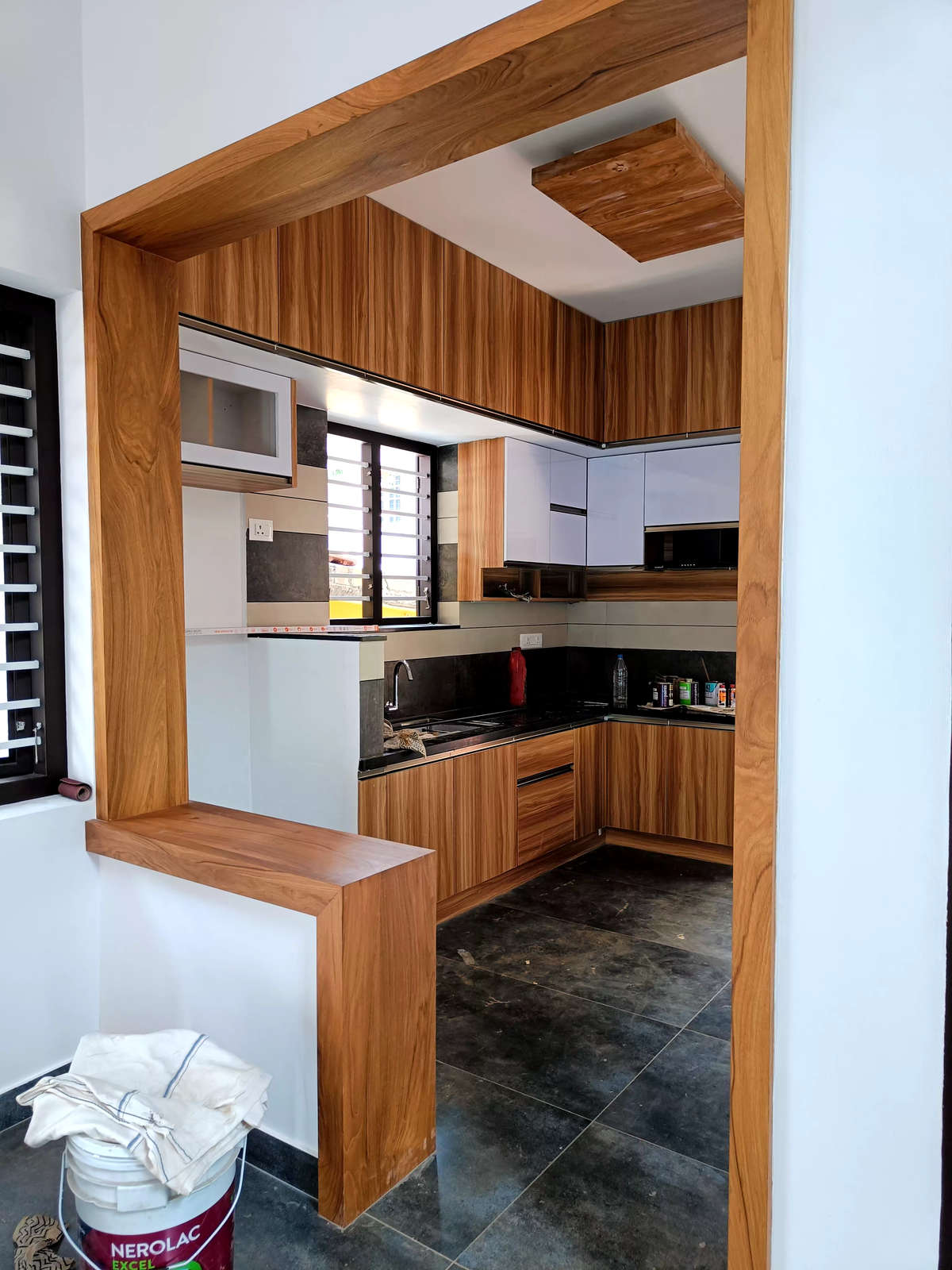 Kitchen, Storage Designs by Contractor D I F I T INTERIOR WORK, Kozhikode | Kolo