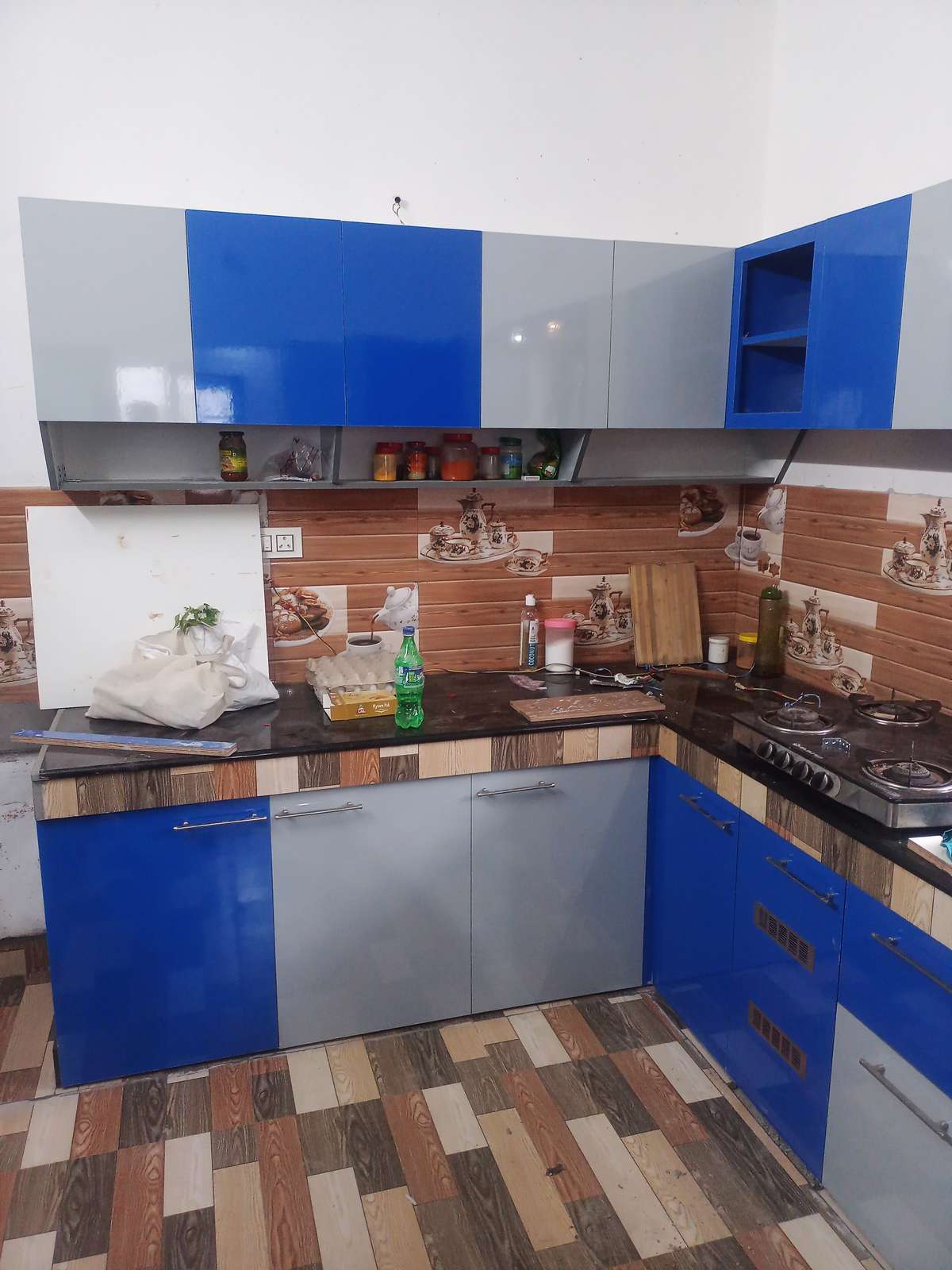 Kitchen, Storage, Flooring Designs by Carpenter Vipin Das, Kollam | Kolo