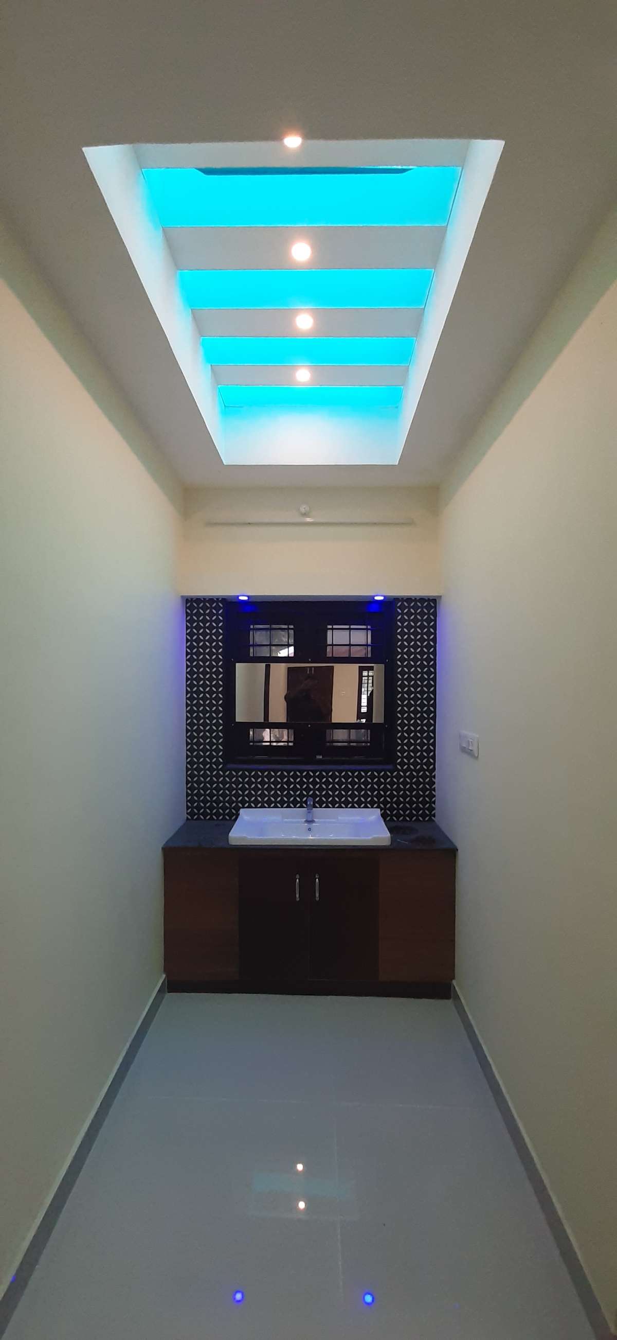 Ceiling, Dining, Lighting, Window, Flooring Designs by Contractor Ramzy thahir, Kollam | Kolo