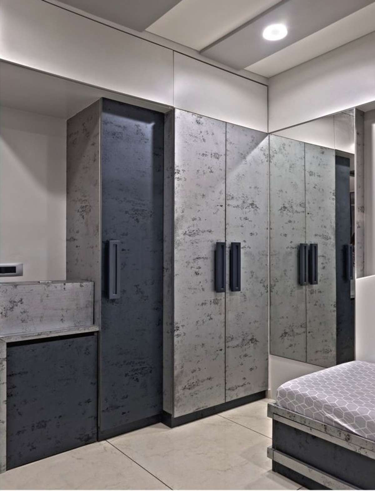 Designs by Contractor The Decorators, Delhi | Kolo
