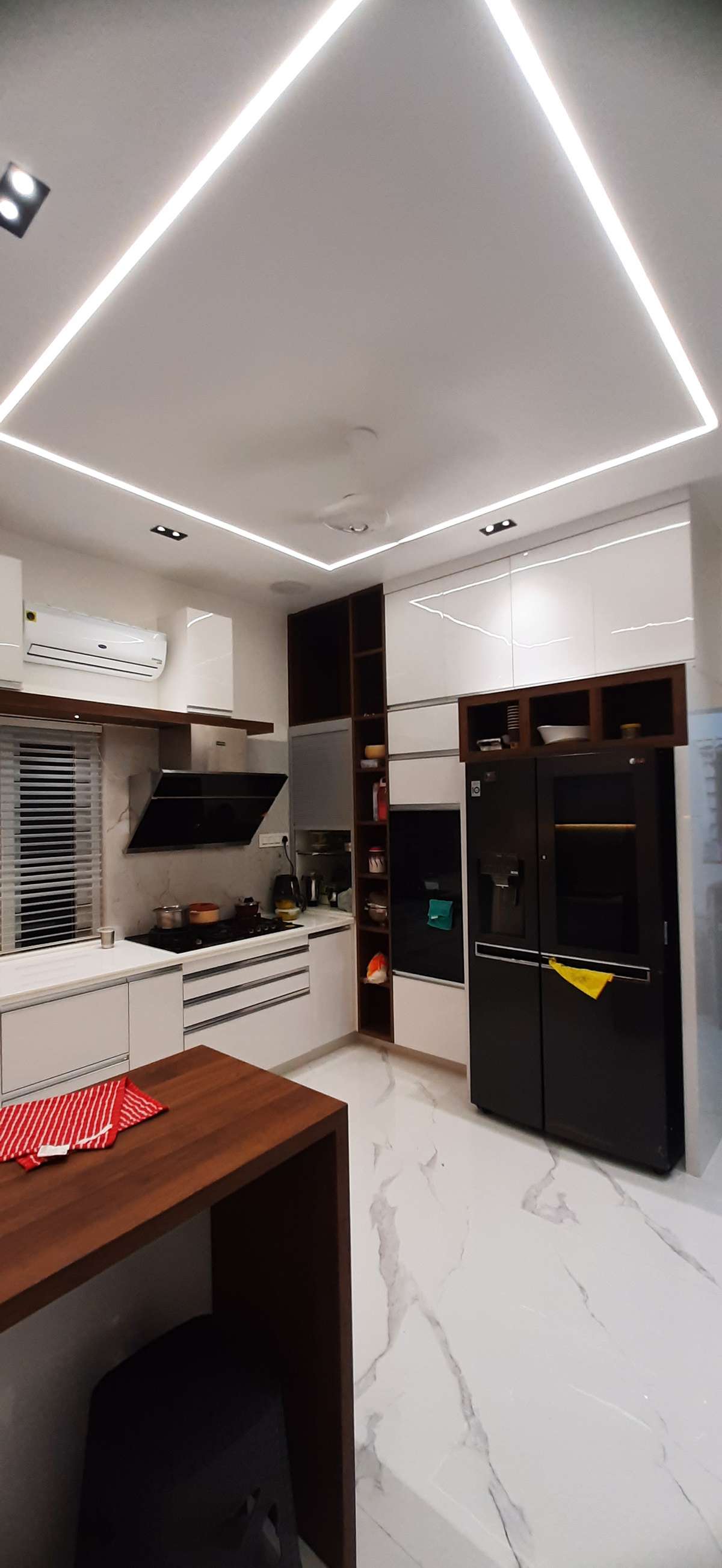 Kitchen, Lighting, Storage Designs by Carpenter Jahid Khan, Kozhikode | Kolo