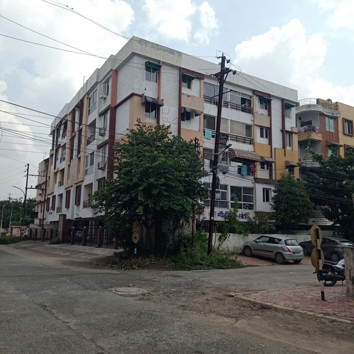 Designs by Contractor Rakesh Nirmale, Indore Kolo