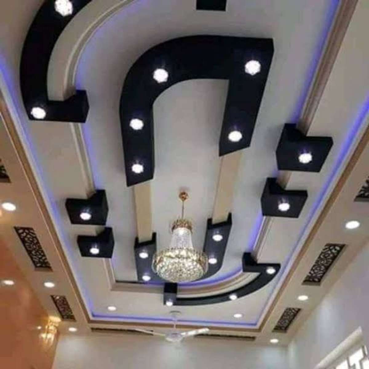Ceiling, Lighting Designs by Contractor Shiv pop, Delhi | Kolo