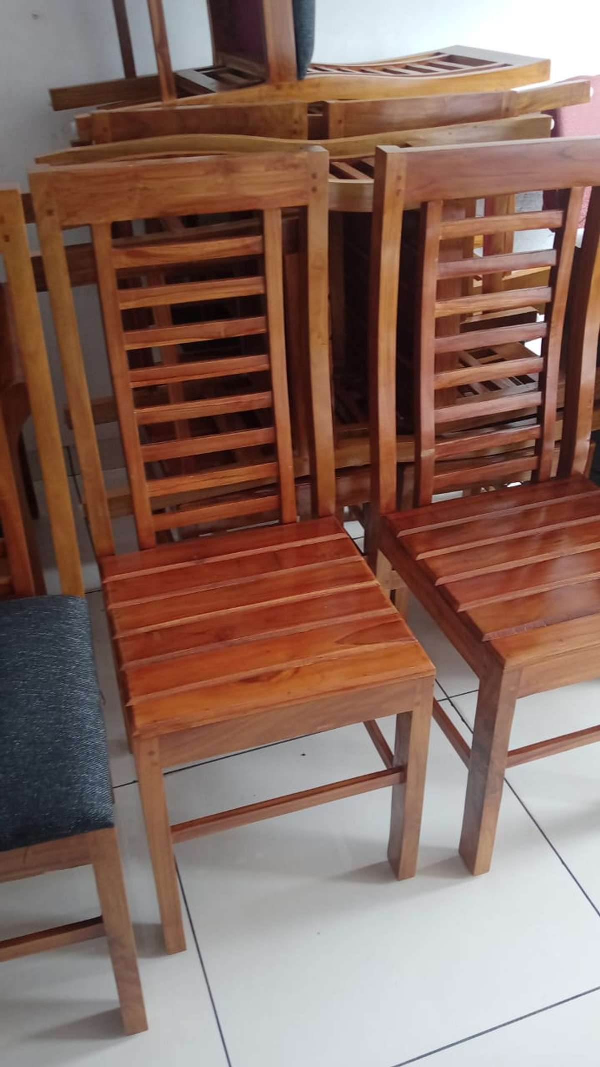 Designs by Carpenter INVENTOR FURNITURE, Ernakulam Kolo