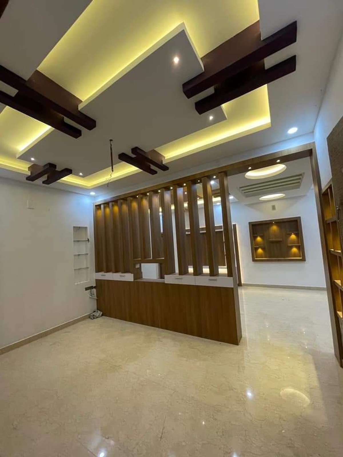 Ceiling, Lighting Designs by Carpenter ЁЯЩП рдлреЙрд▓реЛ рдХрд░реЛ рджрд┐рд▓реНрд▓реА рдХрд╛рд░рдкреЗрдВрдЯрд░ рдХреЛ, Delhi | Kolo