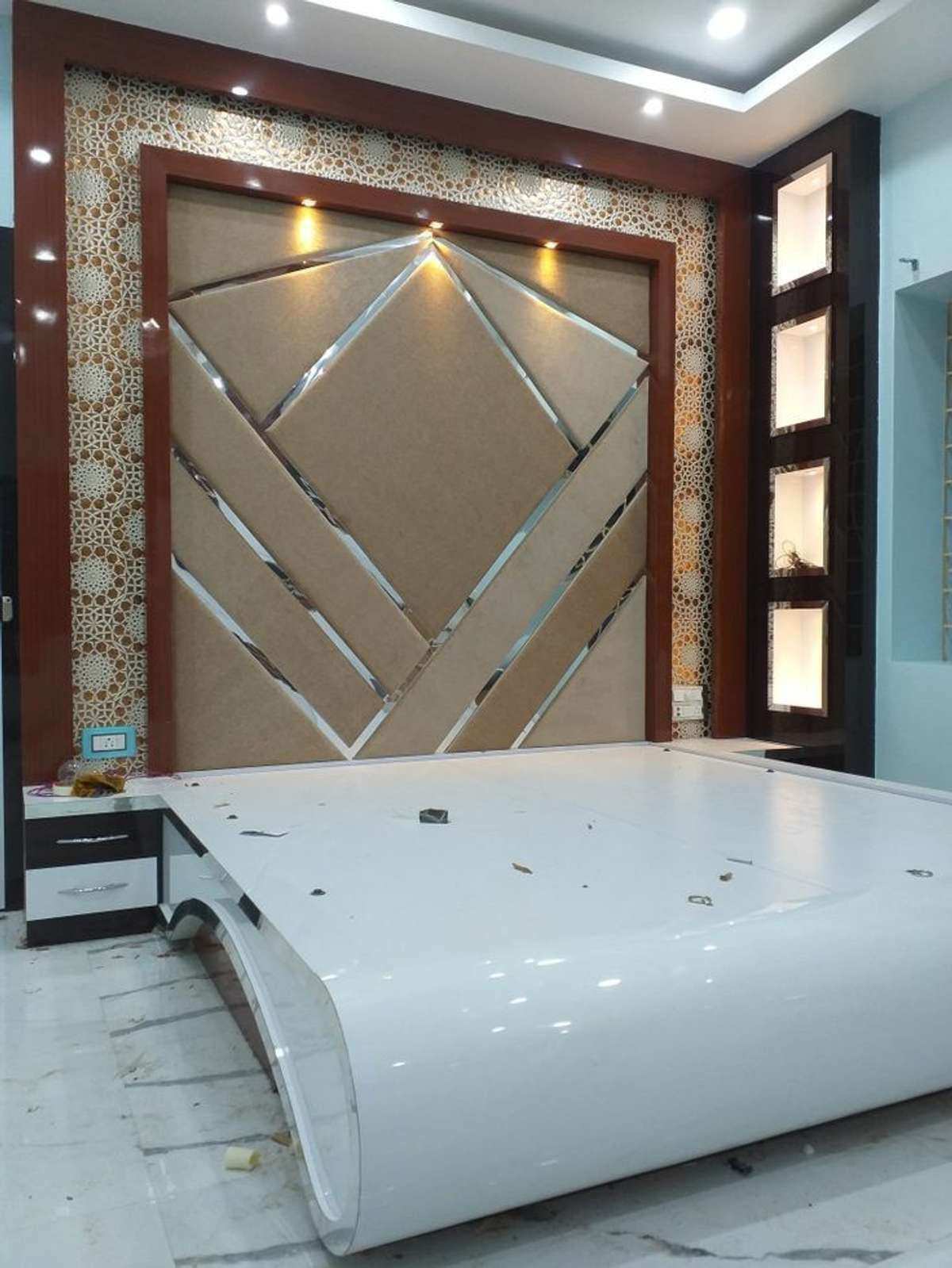 Lighting, Wall Designs by Contractor Culture Interior, Delhi | Kolo