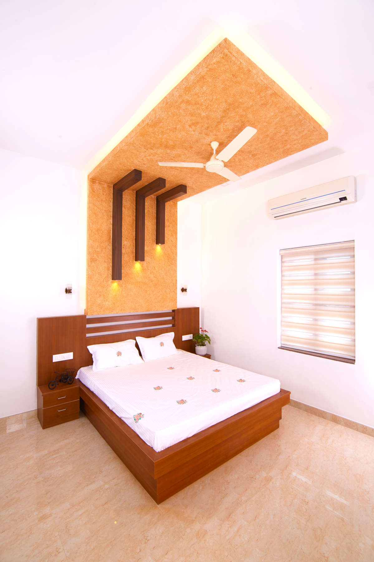 Ceiling, Furniture, Storage, Bedroom, Wall Designs by Interior Designer farbe Interiors, Thrissur | Kolo