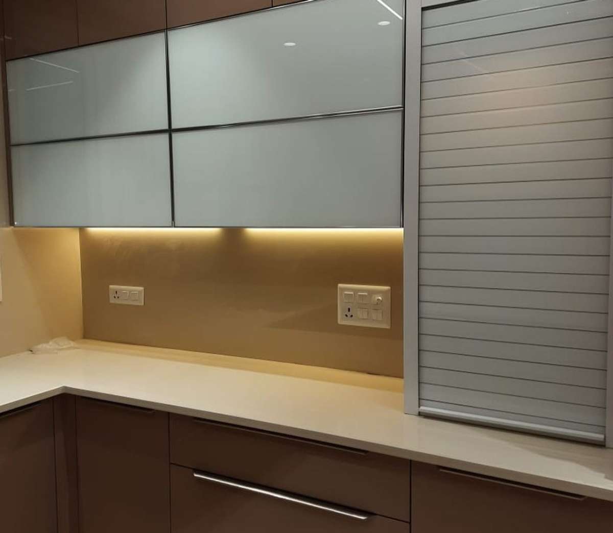 Kitchen, Lighting, Storage Designs by Interior Designer president dusu, Ghaziabad | Kolo