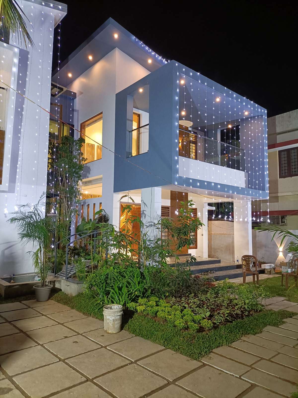 Exterior, Lighting Designs by Contractor The Craft Builders and And Interiors, Kollam | Kolo