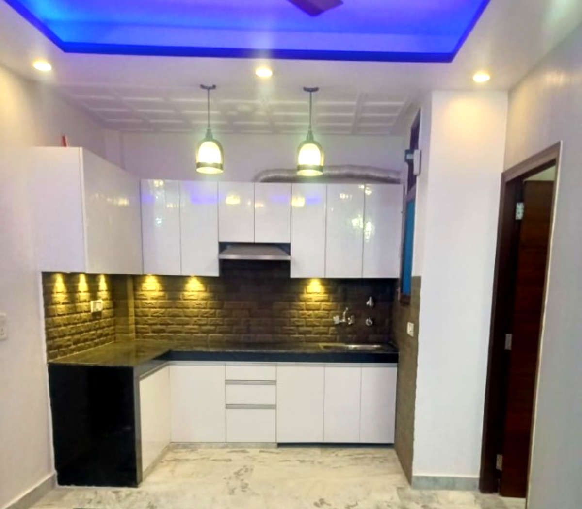 Kitchen, Lighting, Storage Designs by Contractor Ankur Gupta, Ghaziabad | Kolo