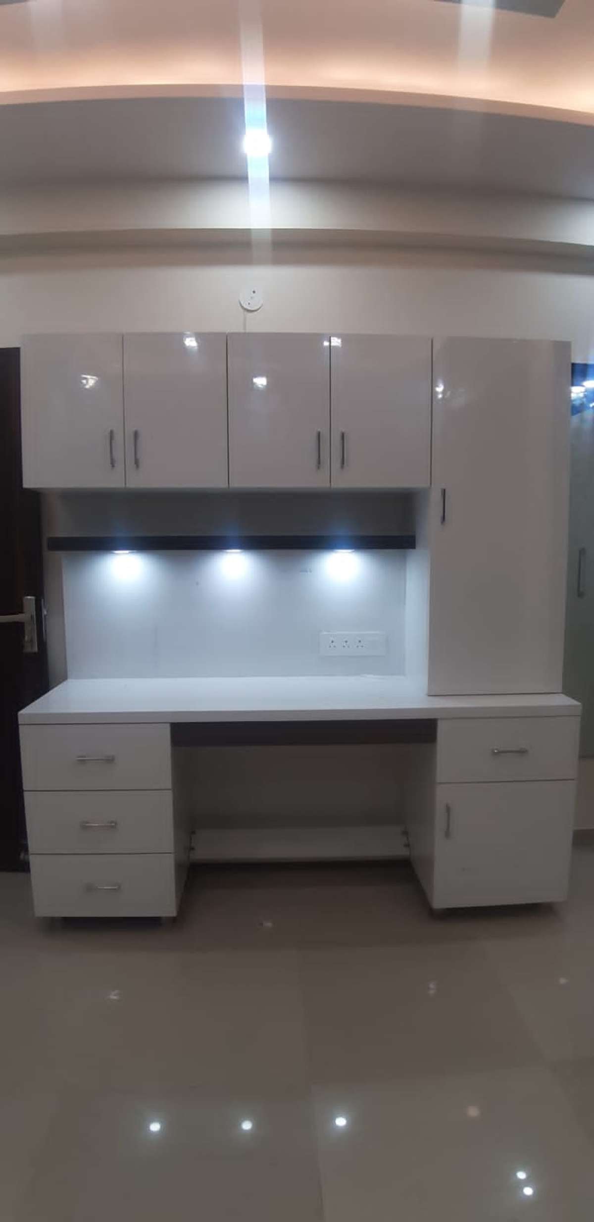 Storage, Kitchen Designs by Carpenter Aasif saifi, Ghaziabad | Kolo