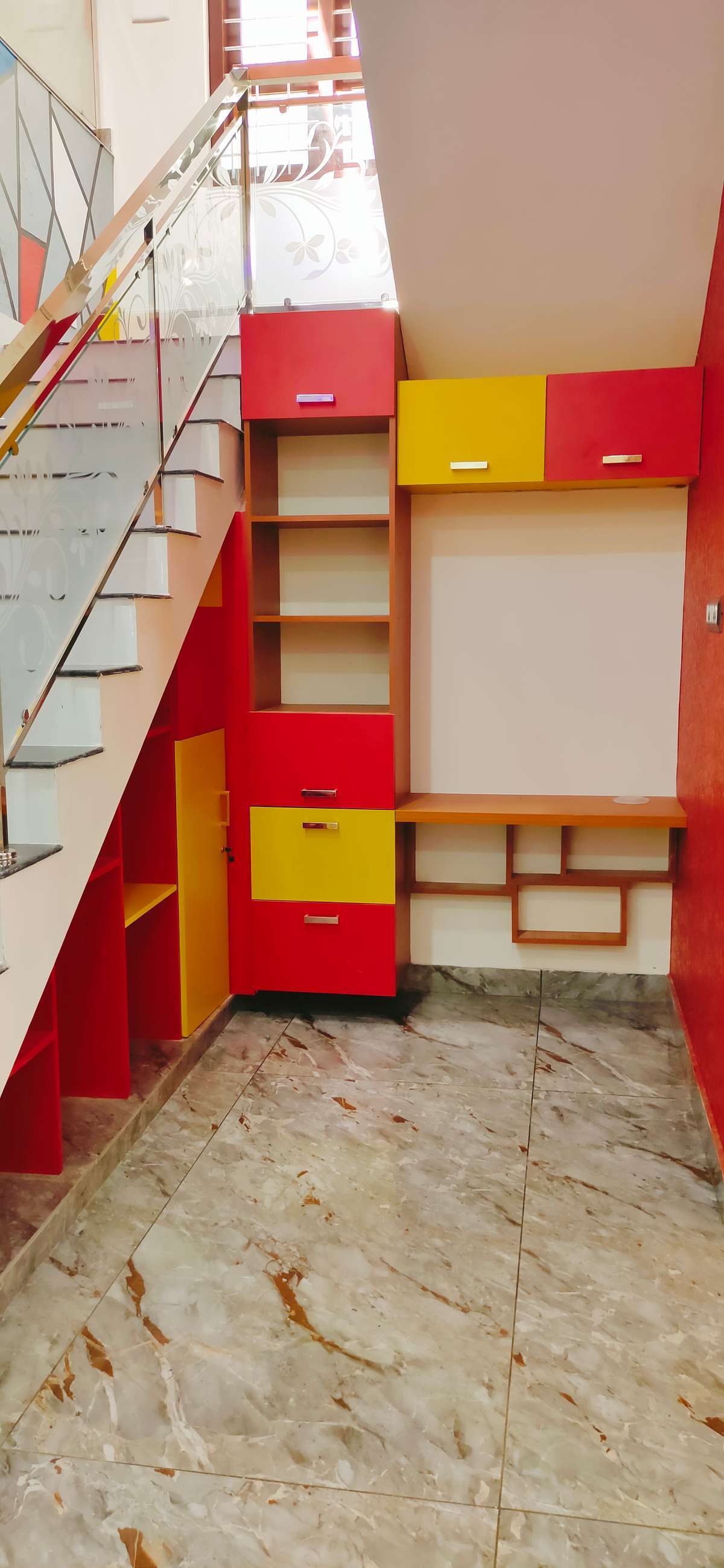 Staircase, Storage Designs by Carpenter praveen p, Thiruvananthapuram | Kolo