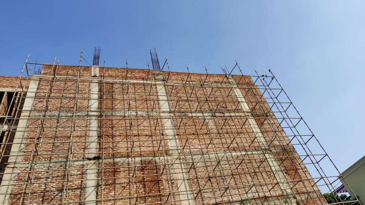 Exterior, Lighting Designs by Contractor Babalu Tomar, Gurugram | Kolo