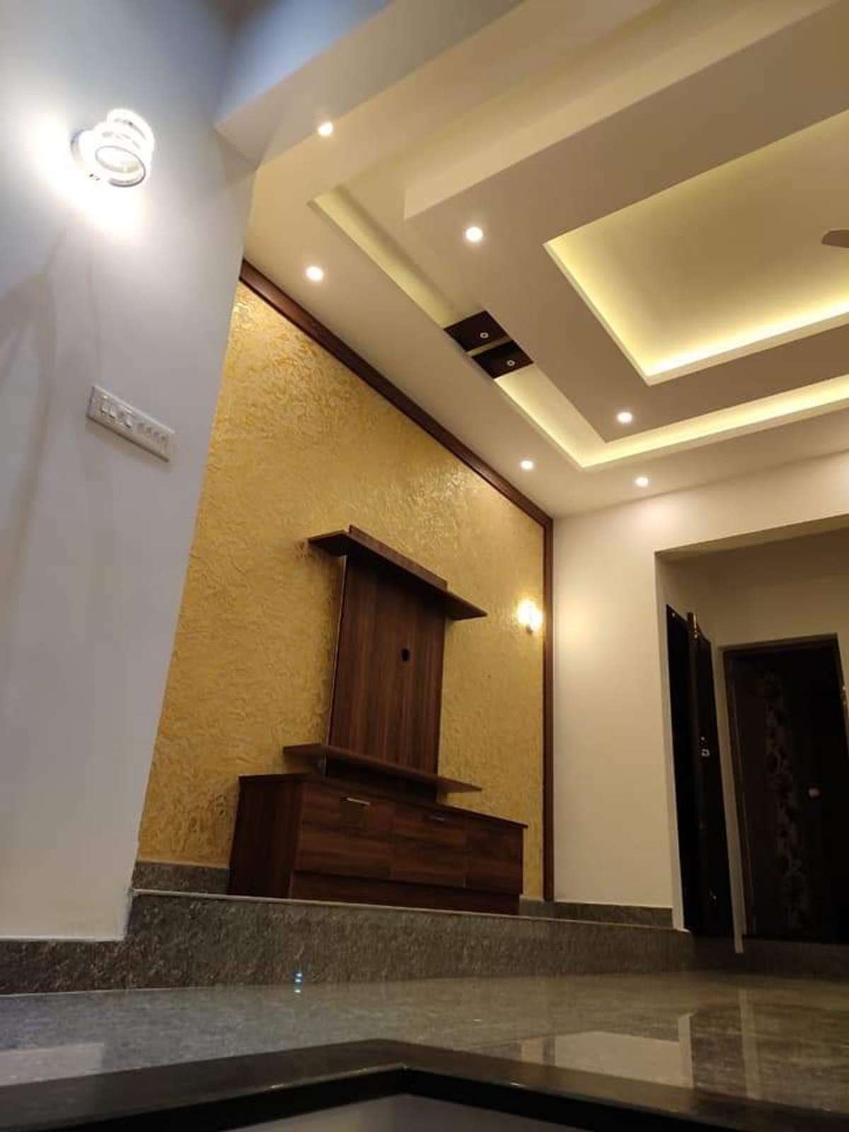 Ceiling, Lighting, Living, Storage Designs by Painting Works ꪑꪖ𝘬ꫀꪮꪜꫀ𝘳 𝔀𝓮 𝓶𝓪𝓴𝓮 𝓲𝓽, Thrissur | Kolo