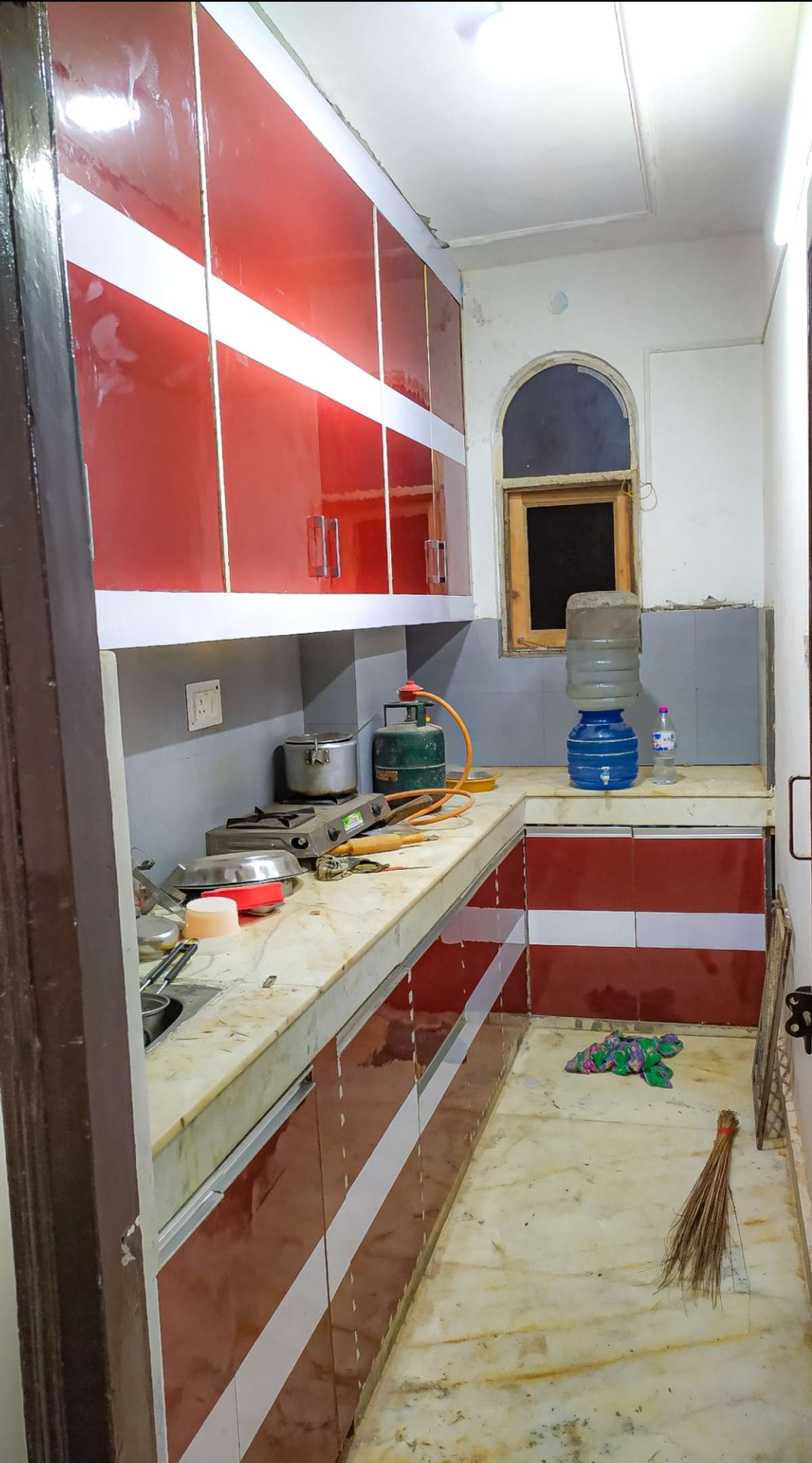 Kitchen, Storage Designs by Contractor Rihan saifi, Delhi | Kolo