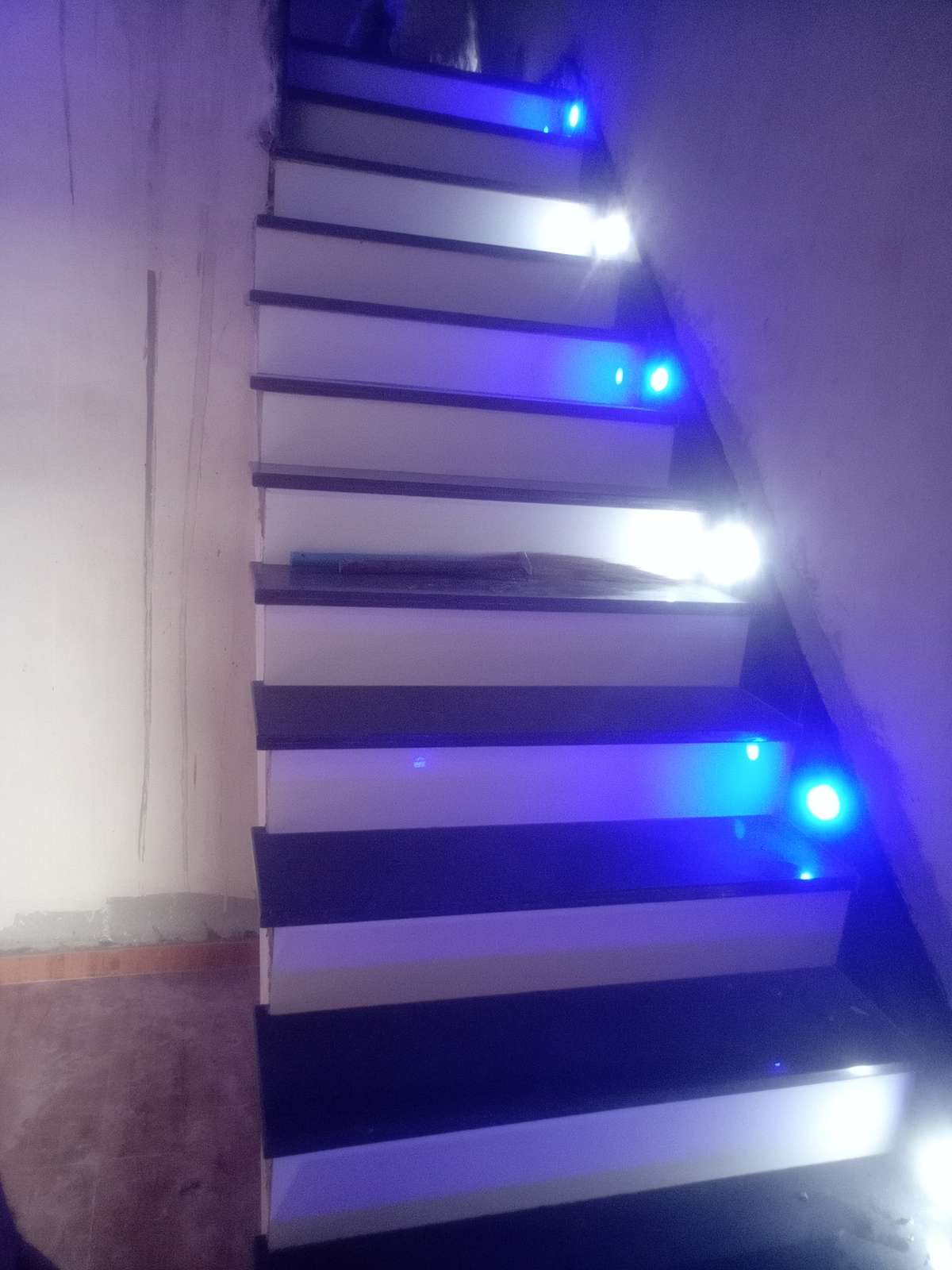 Staircase, Lighting Designs by Waste Management Joni Jangir, Jaipur | Kolo