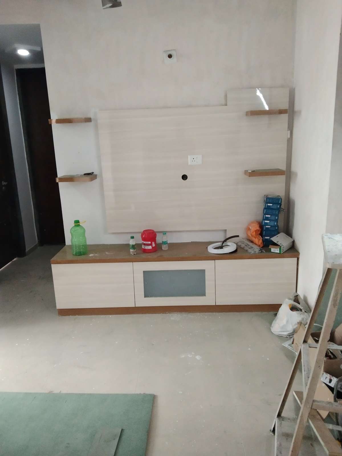 Designs by Carpenter Ghaziabad furniture house Fazal Shaifi, Ghaziabad