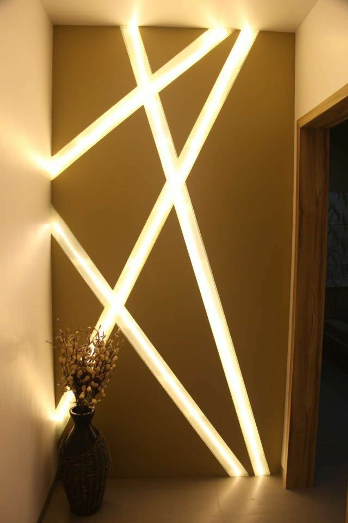 Lighting, Wall Designs by Contractor Culture Interior, Delhi | Kolo