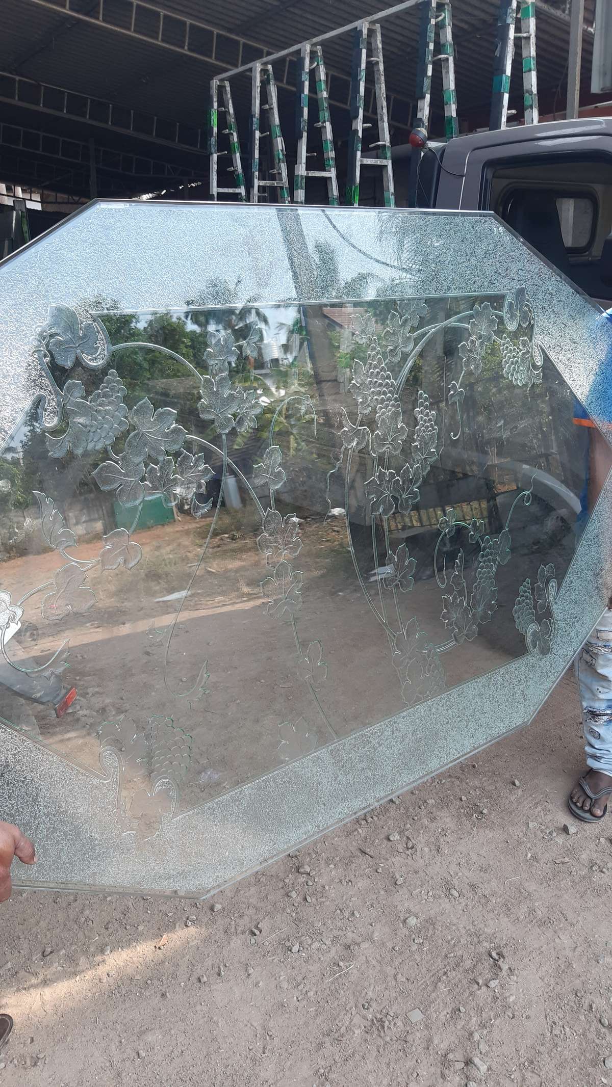 Designs by Service Provider Globe glass industries, Thrissur Kolo