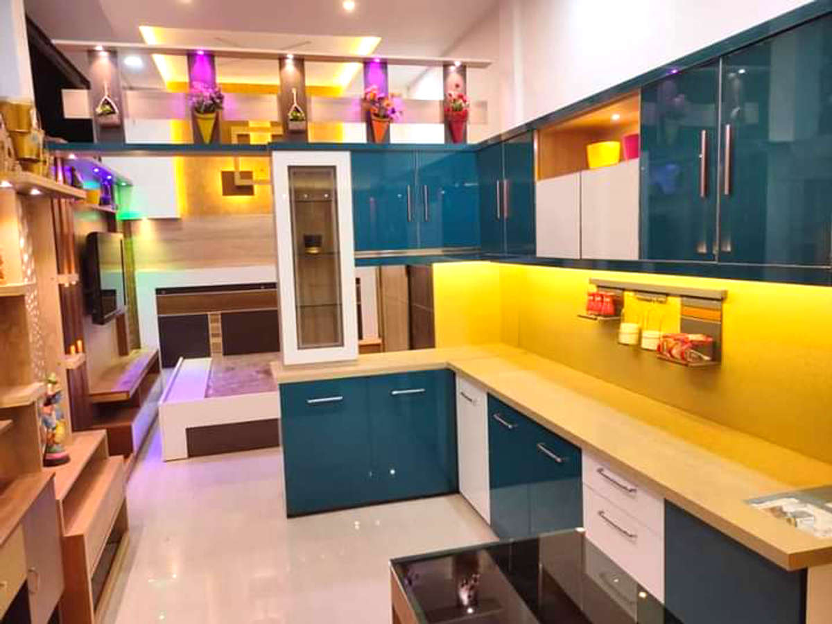 Kitchen, Lighting, Storage Designs by Carpenter up bala carpenter, Kannur | Kolo
