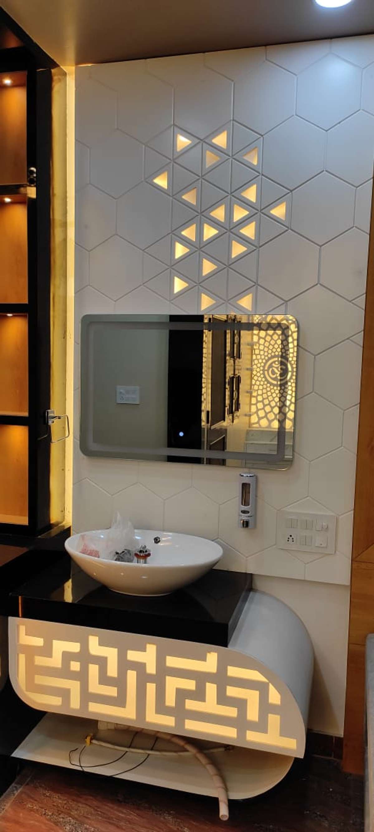 Bathroom, Lighting Designs by Interior Designer Acharaj kumar, Jaipur | Kolo