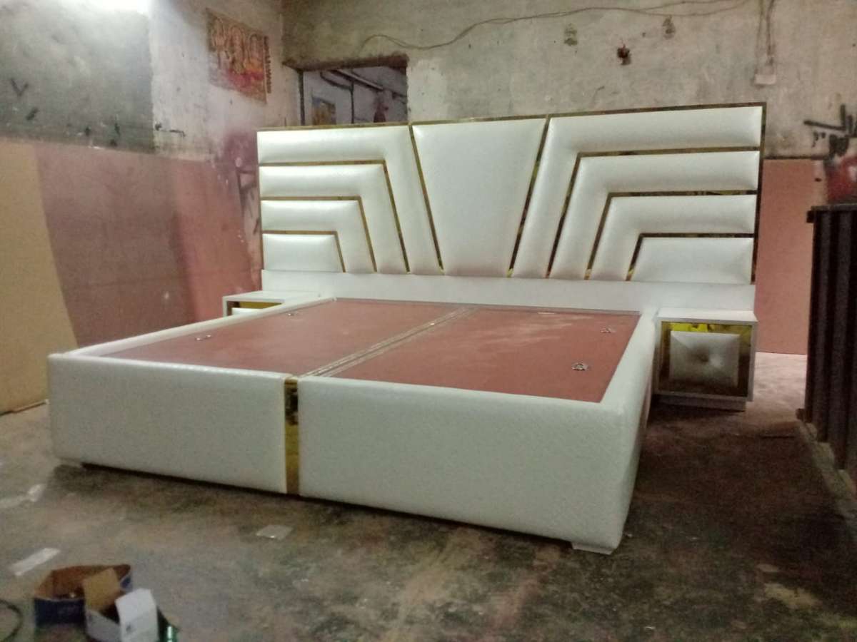 Furniture, Bedroom, Lighting, Storage Designs by Carpenter jafar khan, Gautam Buddh Nagar | Kolo